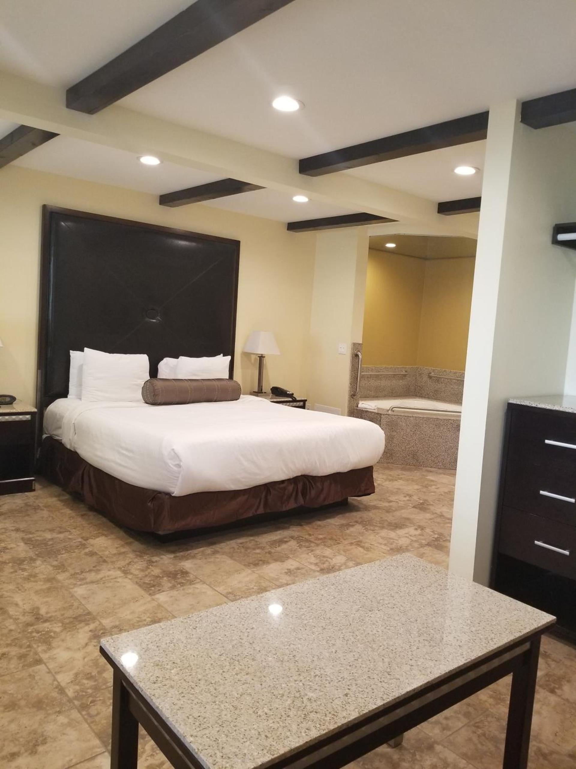 Tuscan Garden Inn photo 44
