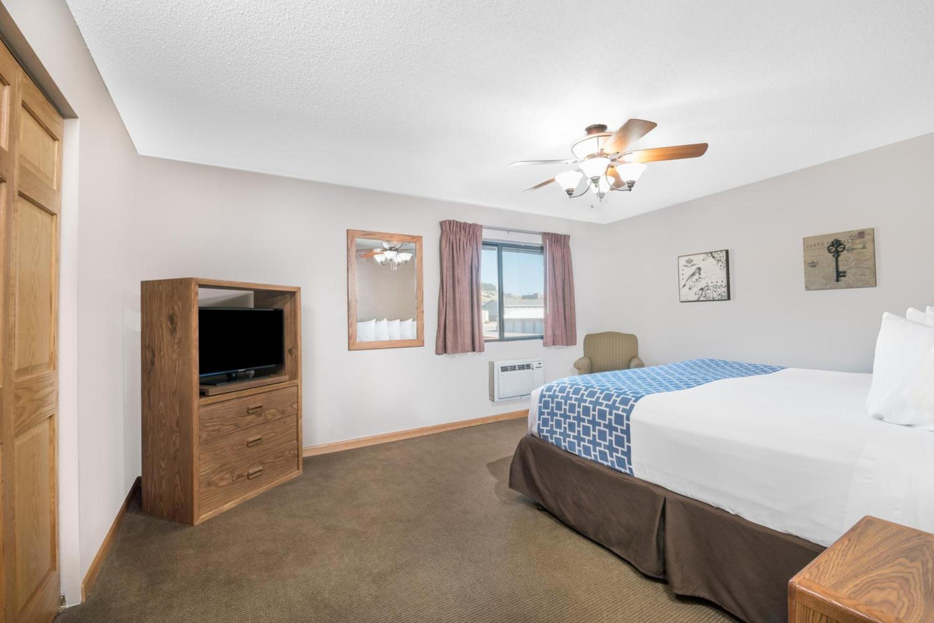 Days Inn by Wyndham Spearfish photo 16