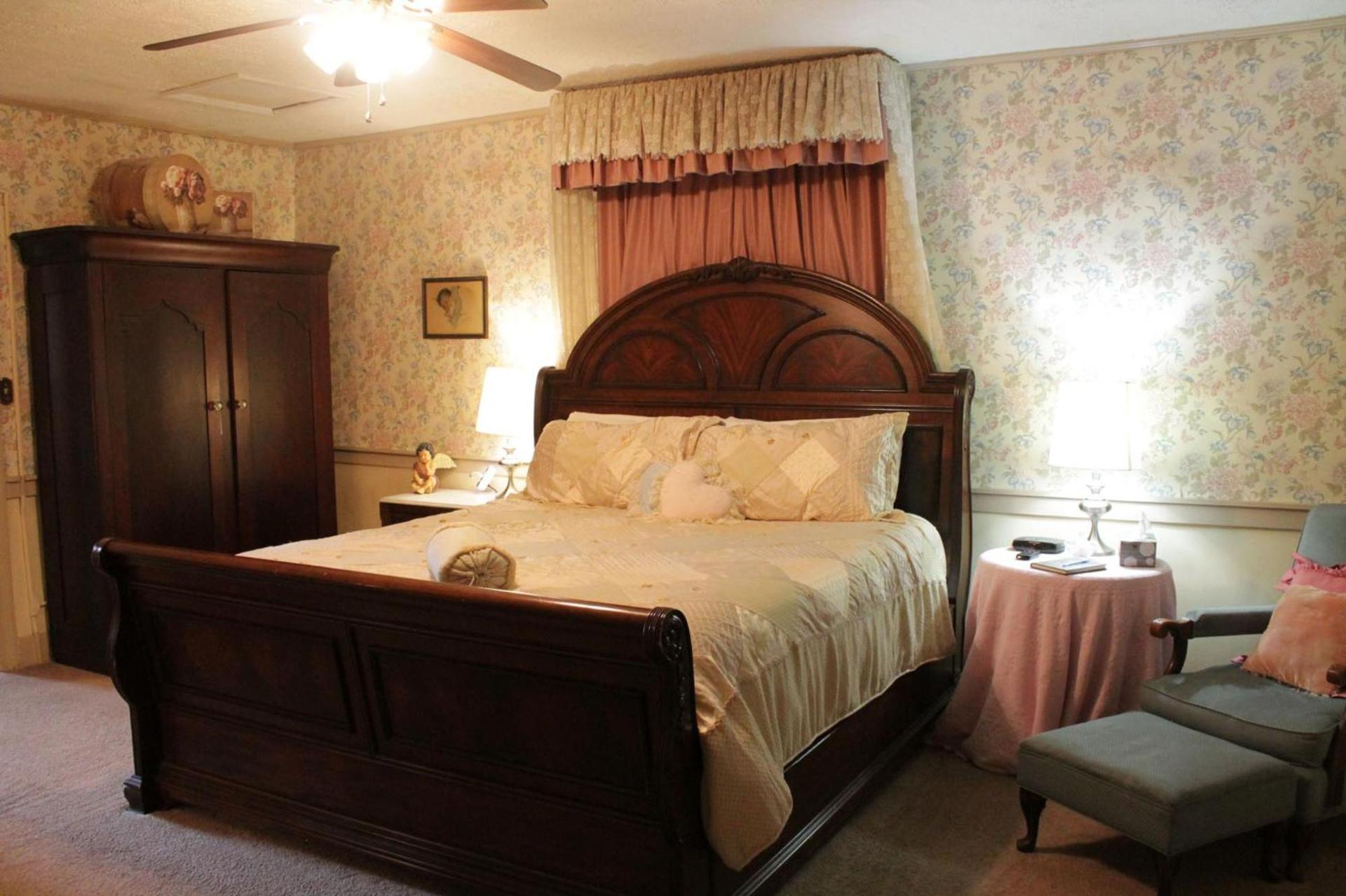 Jailer's Inn photo 43