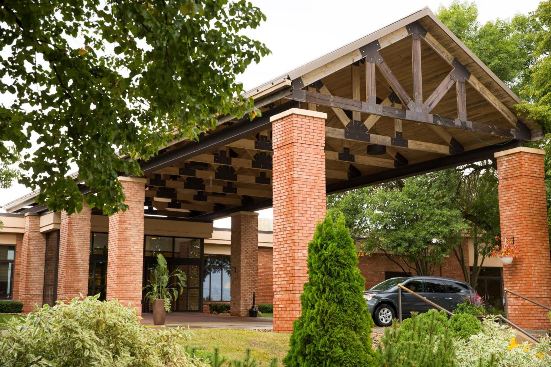 Lake Okoboji Resort and Conference Center — hotel in Okoboji