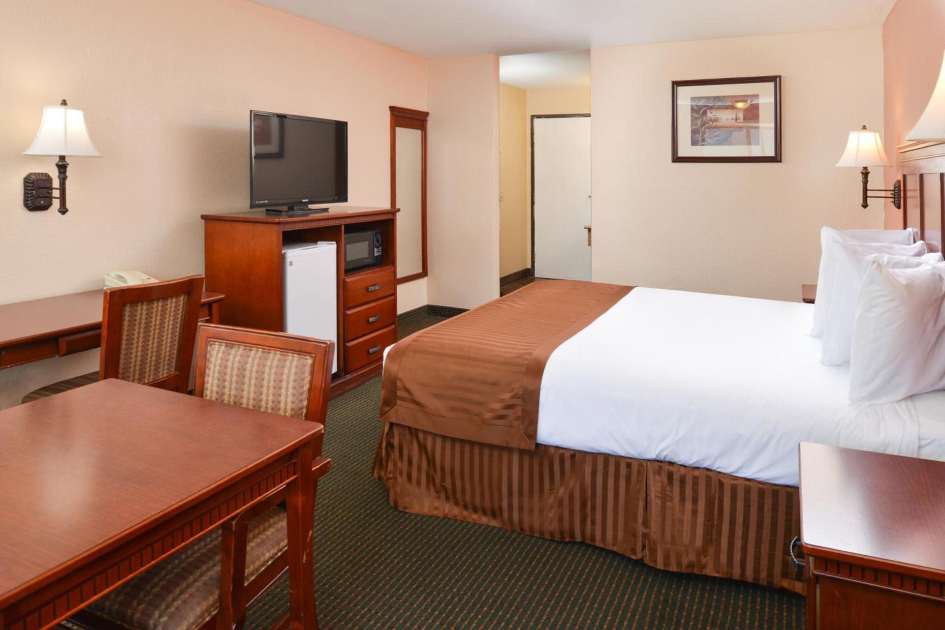 Americas Best Value Inn & Suites-East Bakersfield photo 21