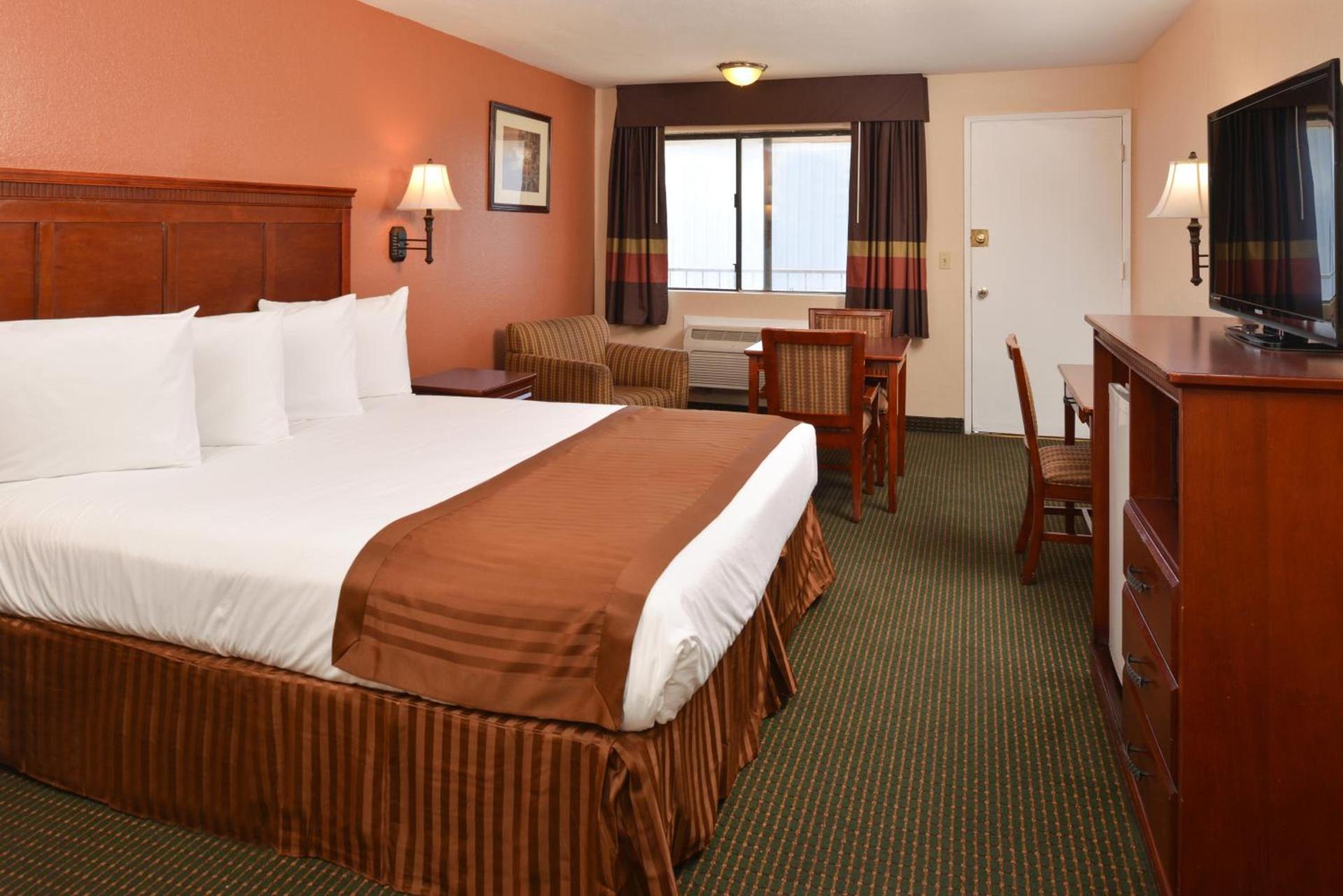 Americas Best Value Inn & Suites-East Bakersfield photo 17