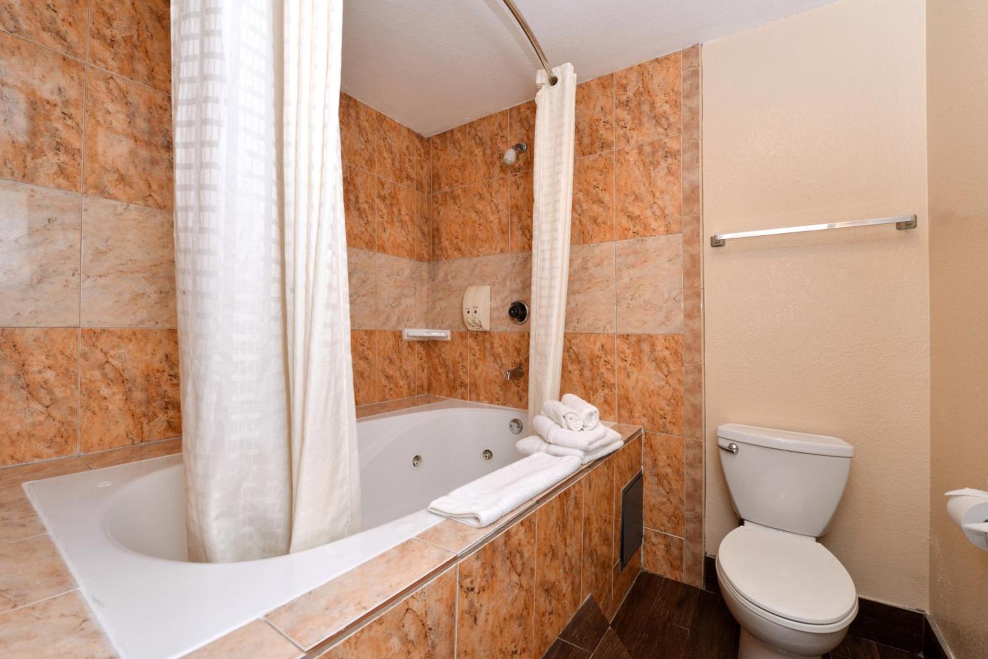 Americas Best Value Inn & Suites-East Bakersfield photo 20