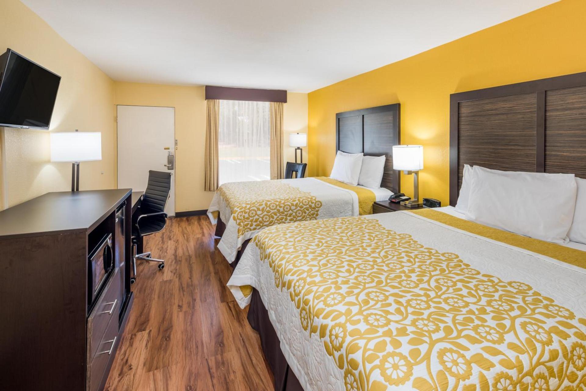 Days Inn by Wyndham Madison photo 40