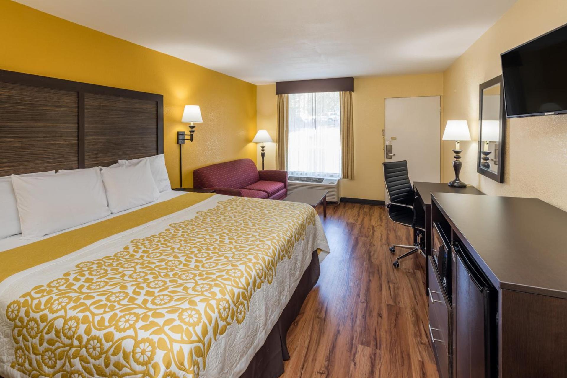 Days Inn by Wyndham Madison photo 39