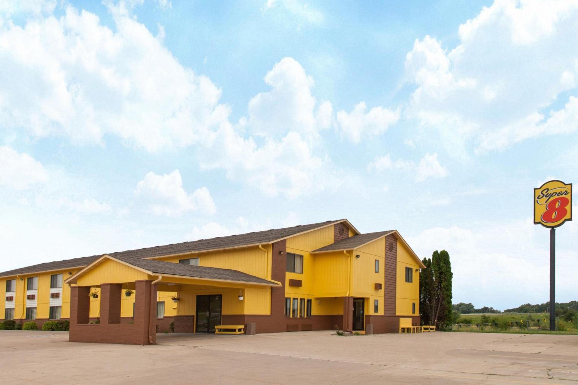 Circle S Motel photo 35