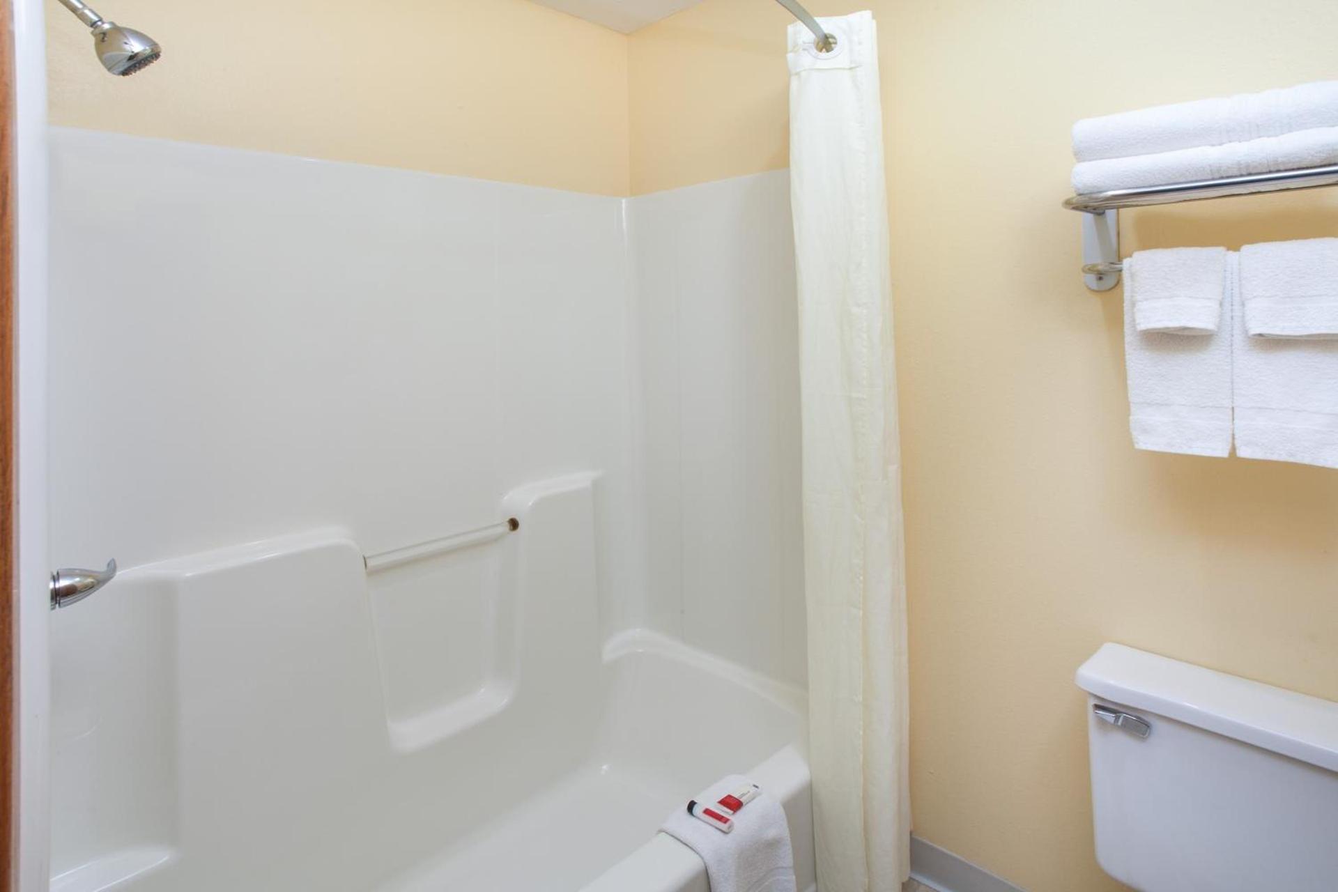Circle S Motel photo 25
