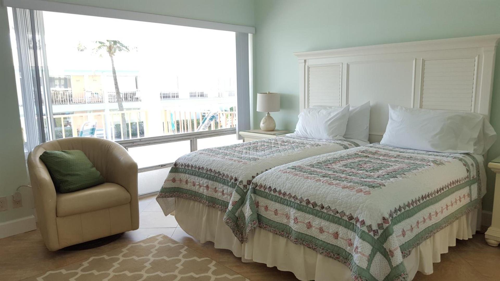 Sunrise Ocean Suites photo 36