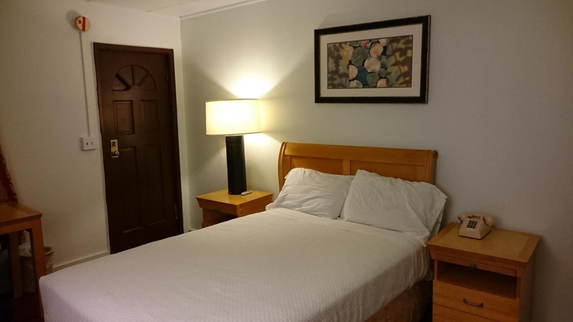 Greenview Inn Riverhead photo 19