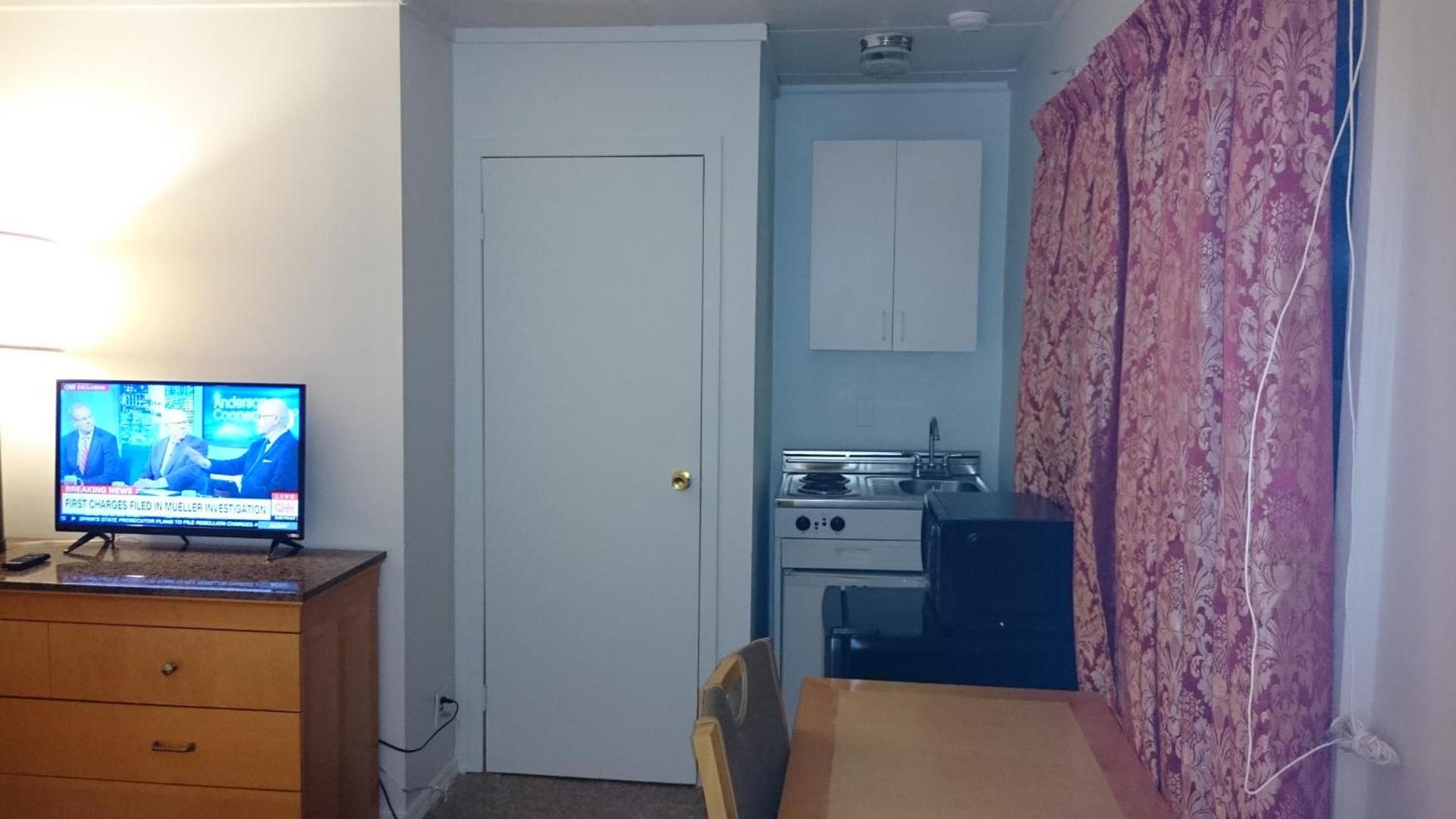 Greenview Inn Riverhead photo 21