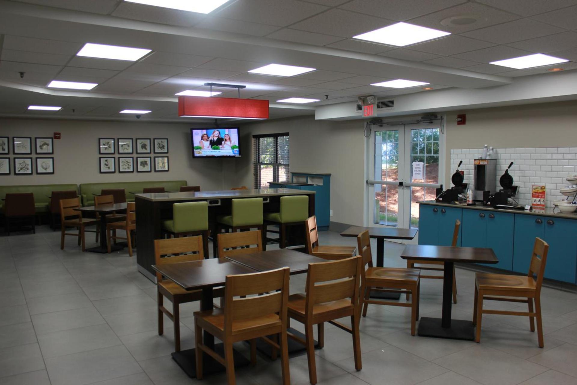 Country Inn & Suites by Radisson, Roanoke, VA photo 29
