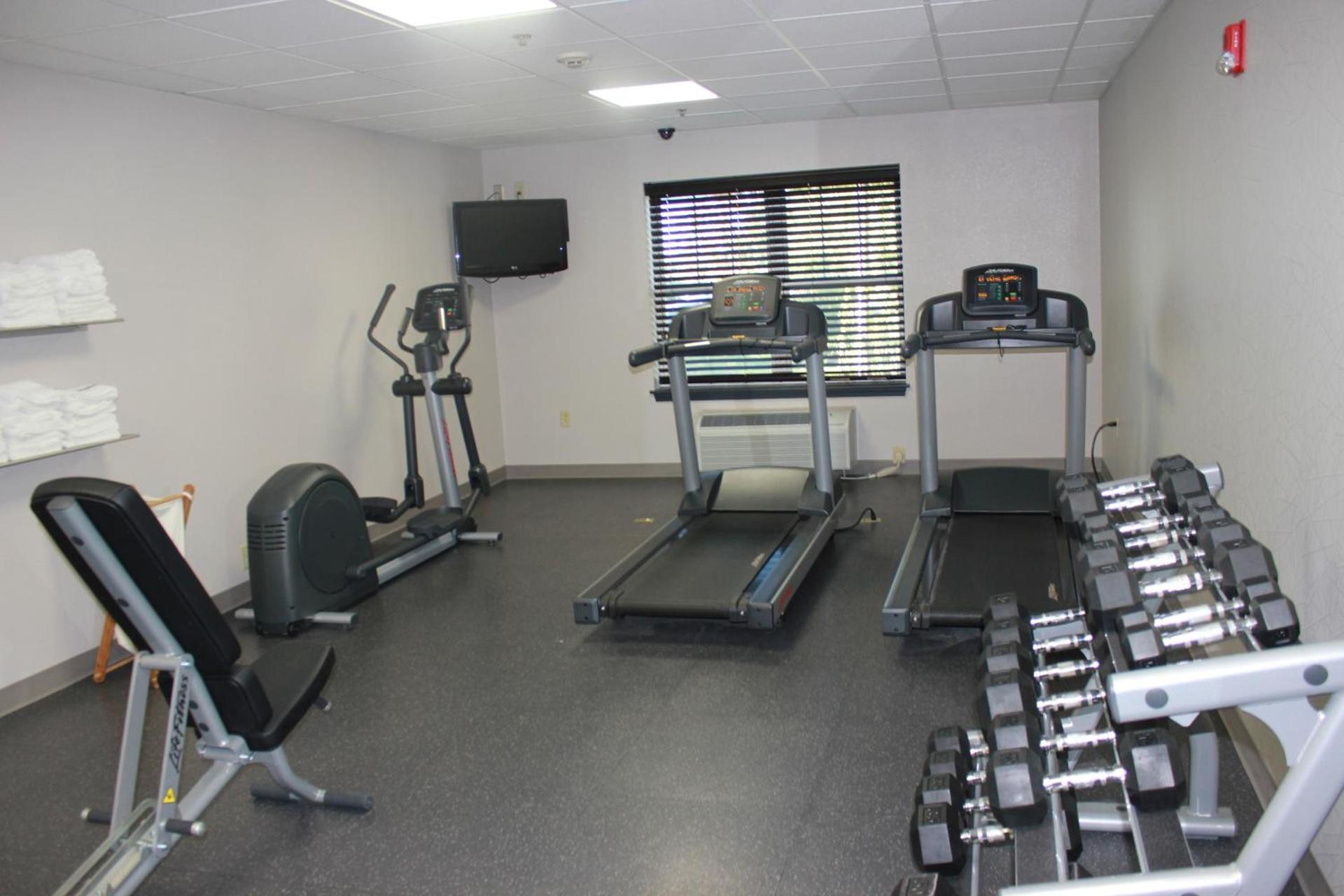 Country Inn & Suites by Radisson, Roanoke, VA photo 31