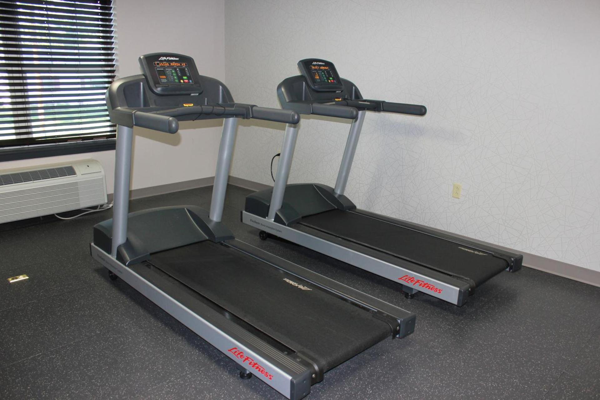 Country Inn & Suites by Radisson, Roanoke, VA photo 32
