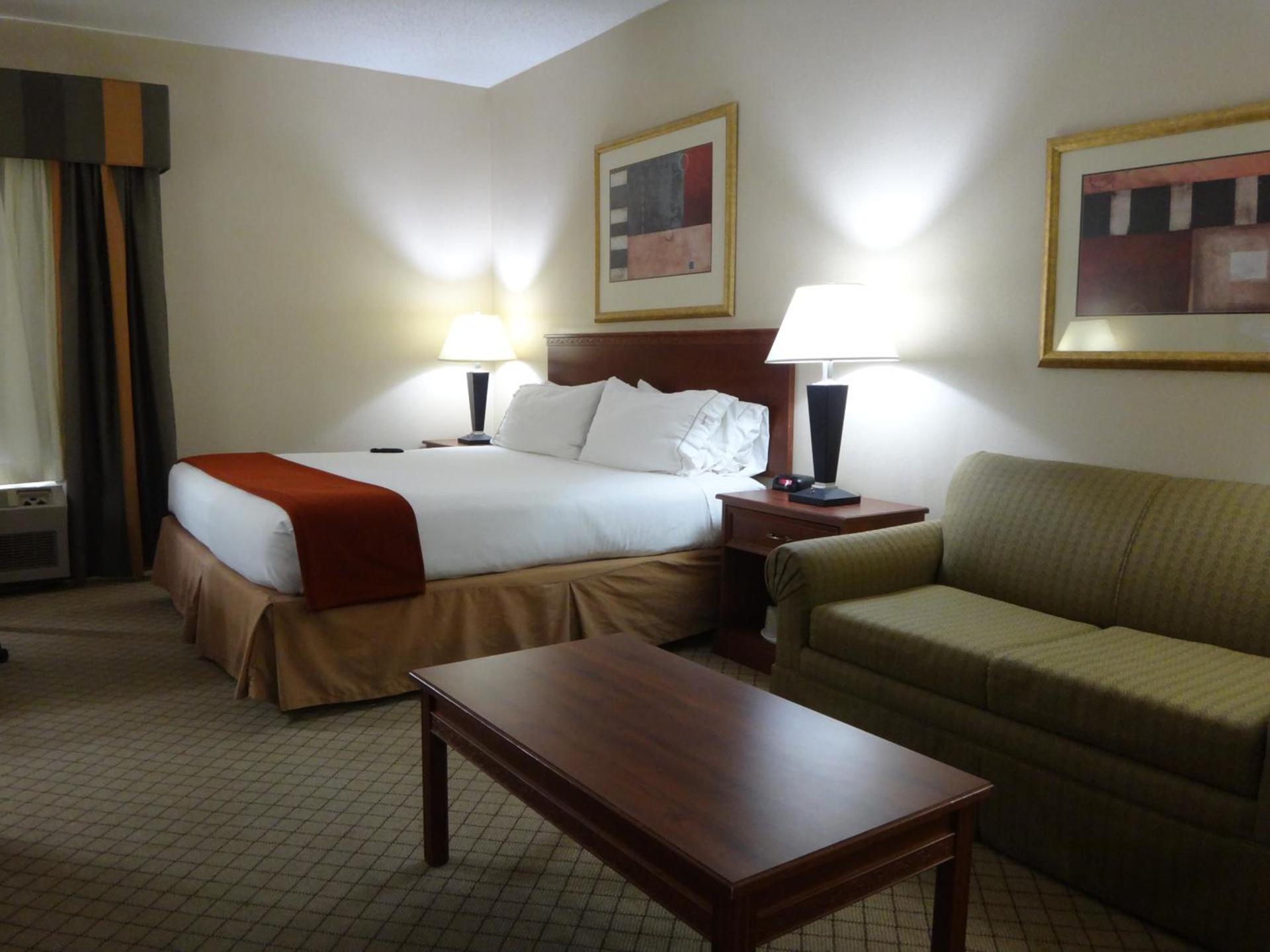 Days Inn by Wyndham Dodge City photo 32