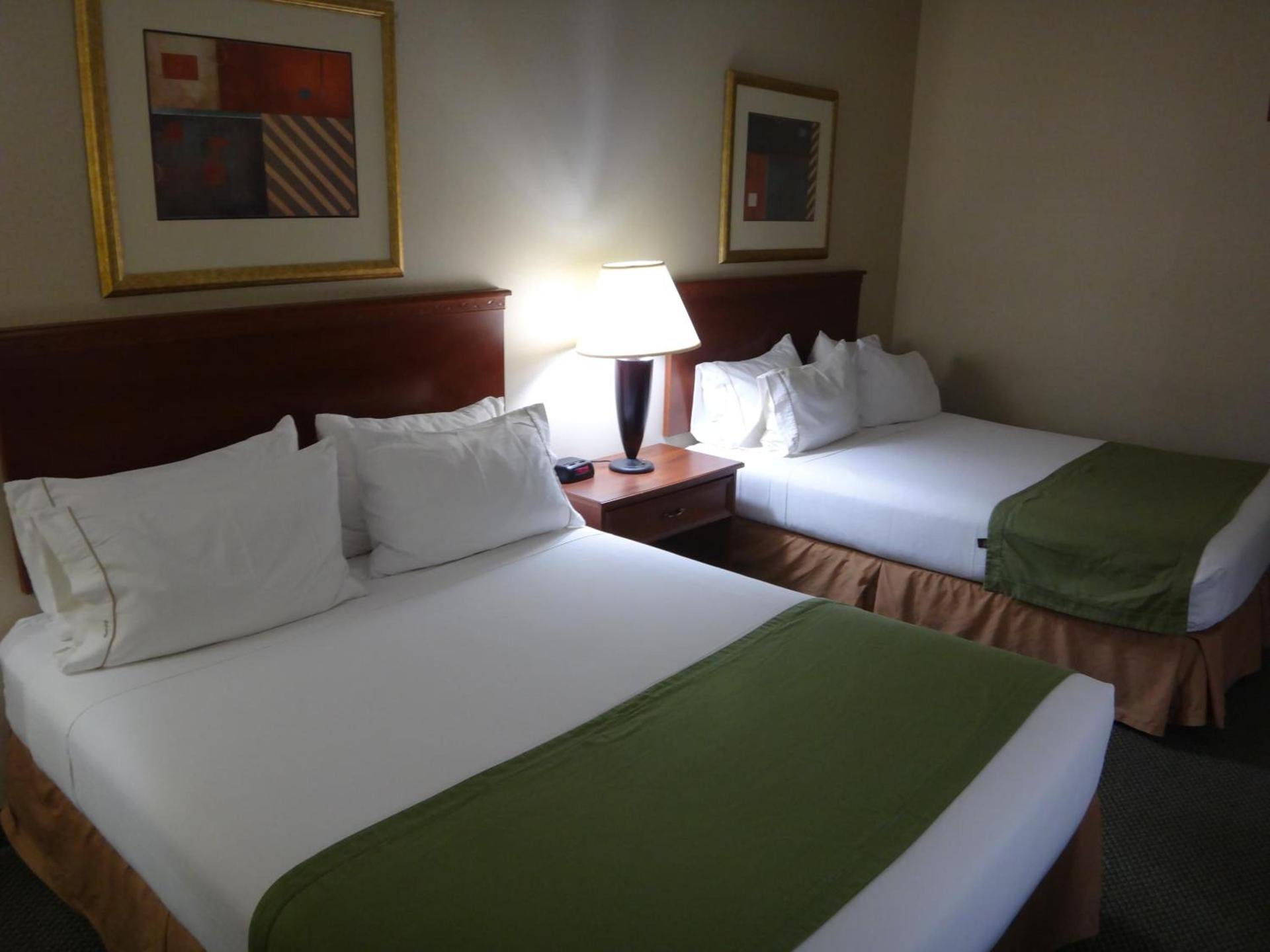 Days Inn by Wyndham Dodge City photo 19