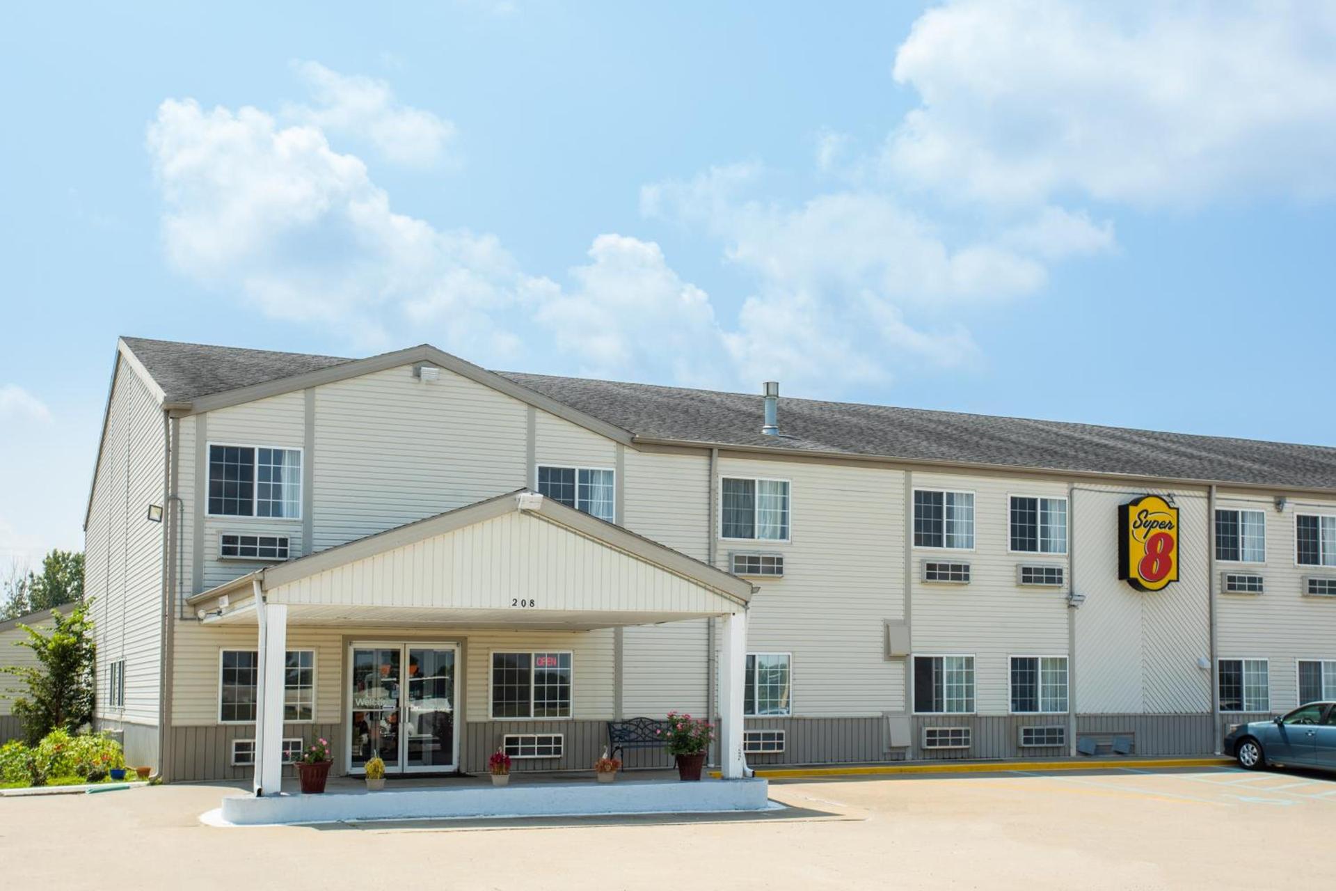 Super 8 by Wyndham Sweet Springs photo 16
