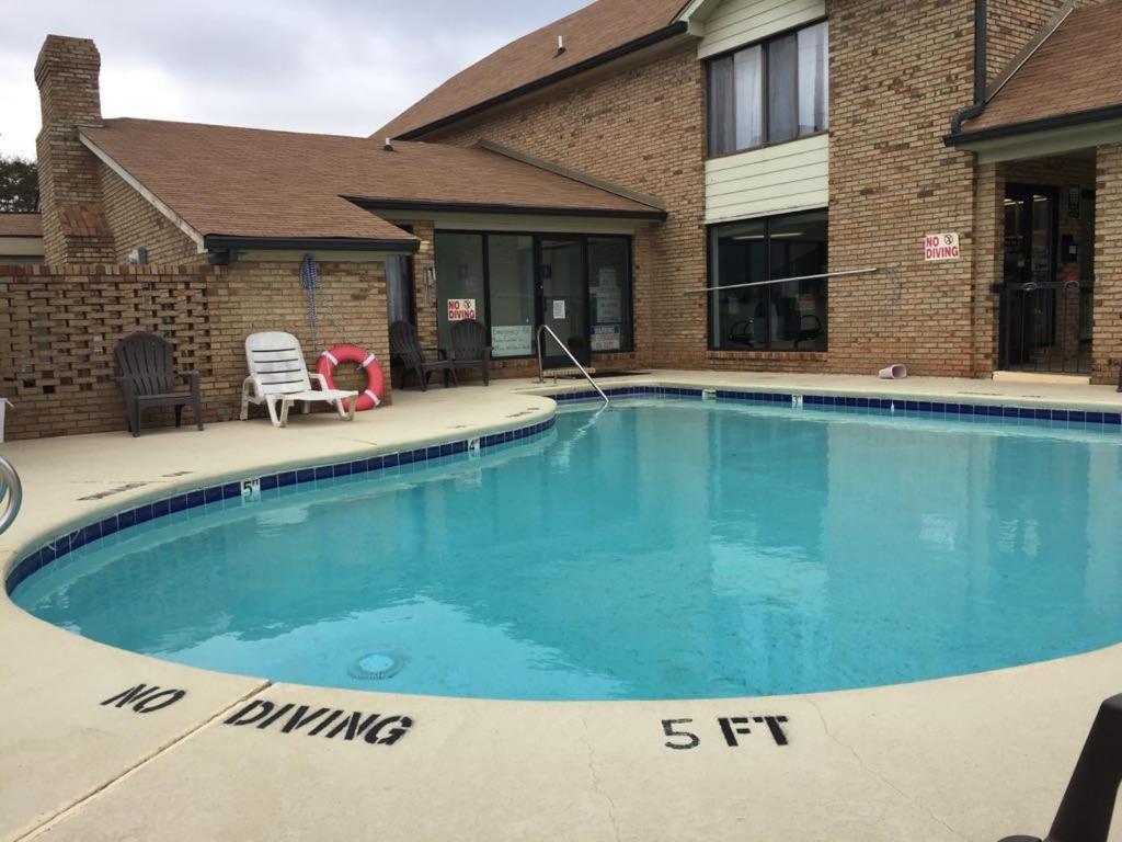 Days Inn by Wyndham King-Winston Salem Area photo 11