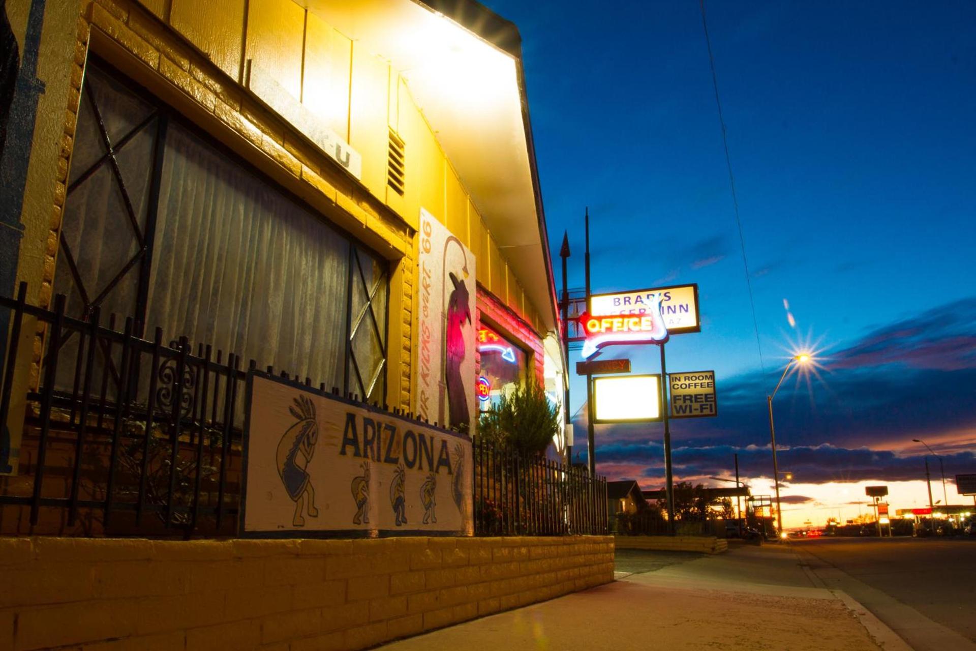 Brad's Desert Inn photo 28