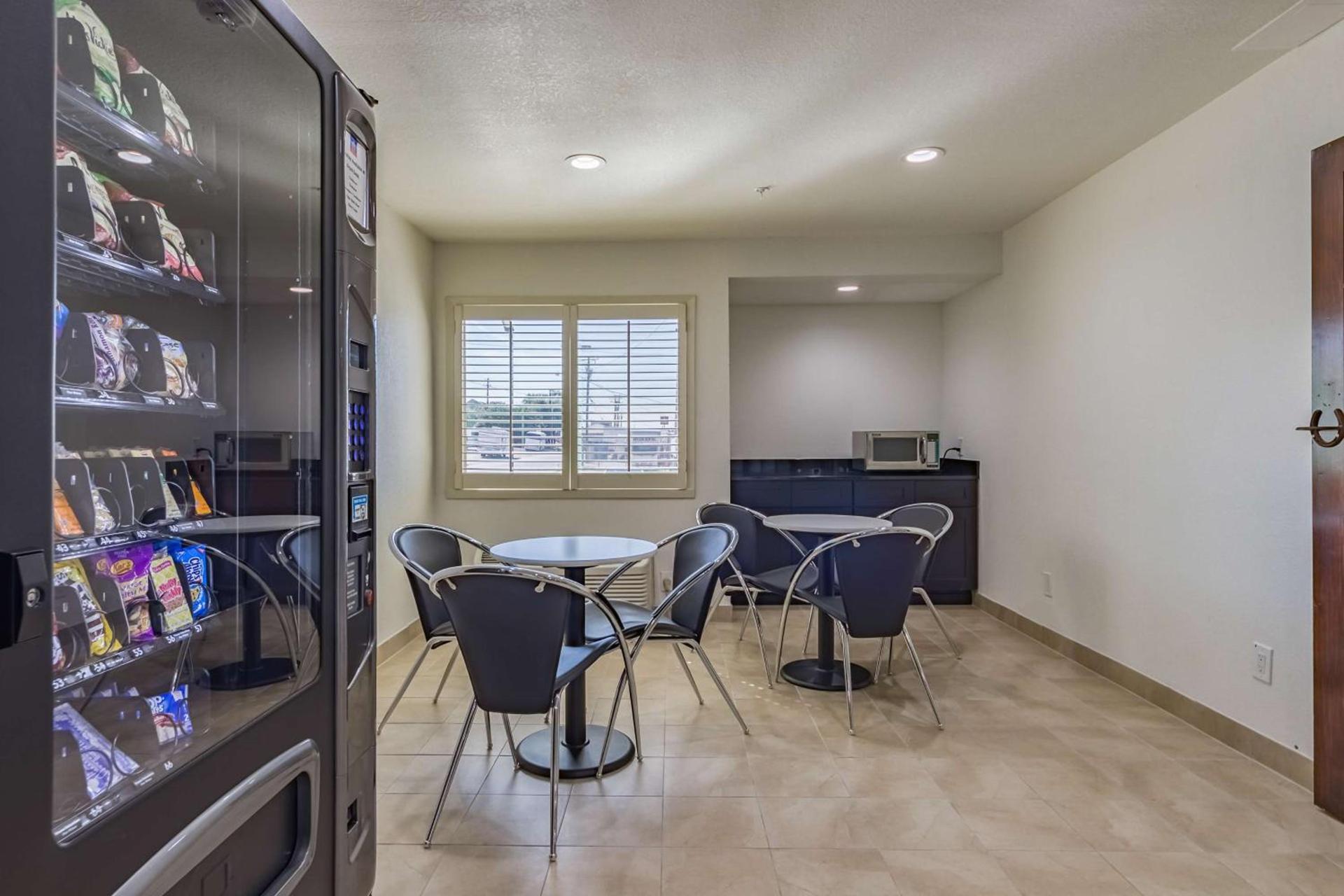 Studio 6-Plano, TX photo 29