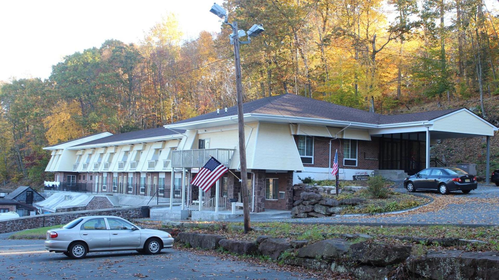 Passport Inn and Suites - Middletown photo 1