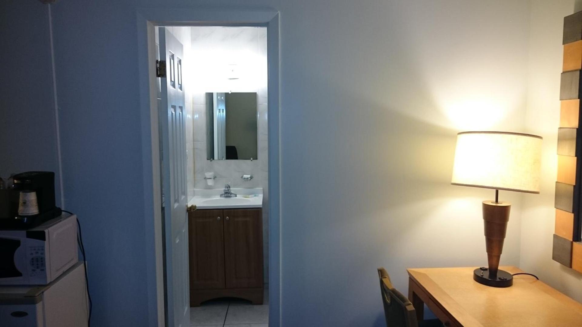 Greenview Inn Riverhead photo 7