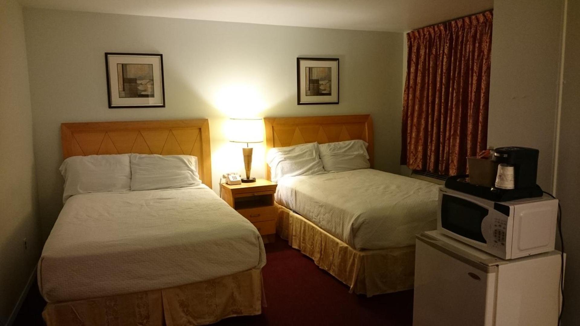 Greenview Inn Riverhead photo 11