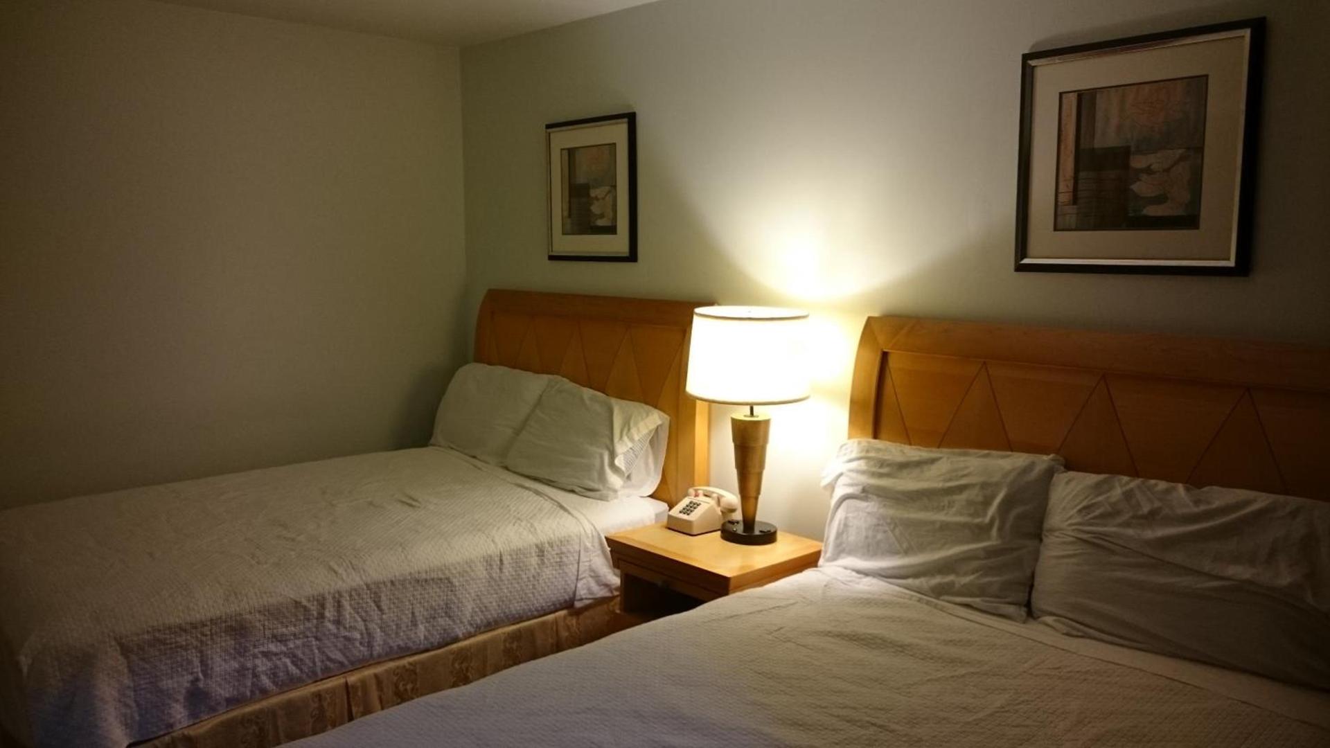 Greenview Inn Riverhead photo 13