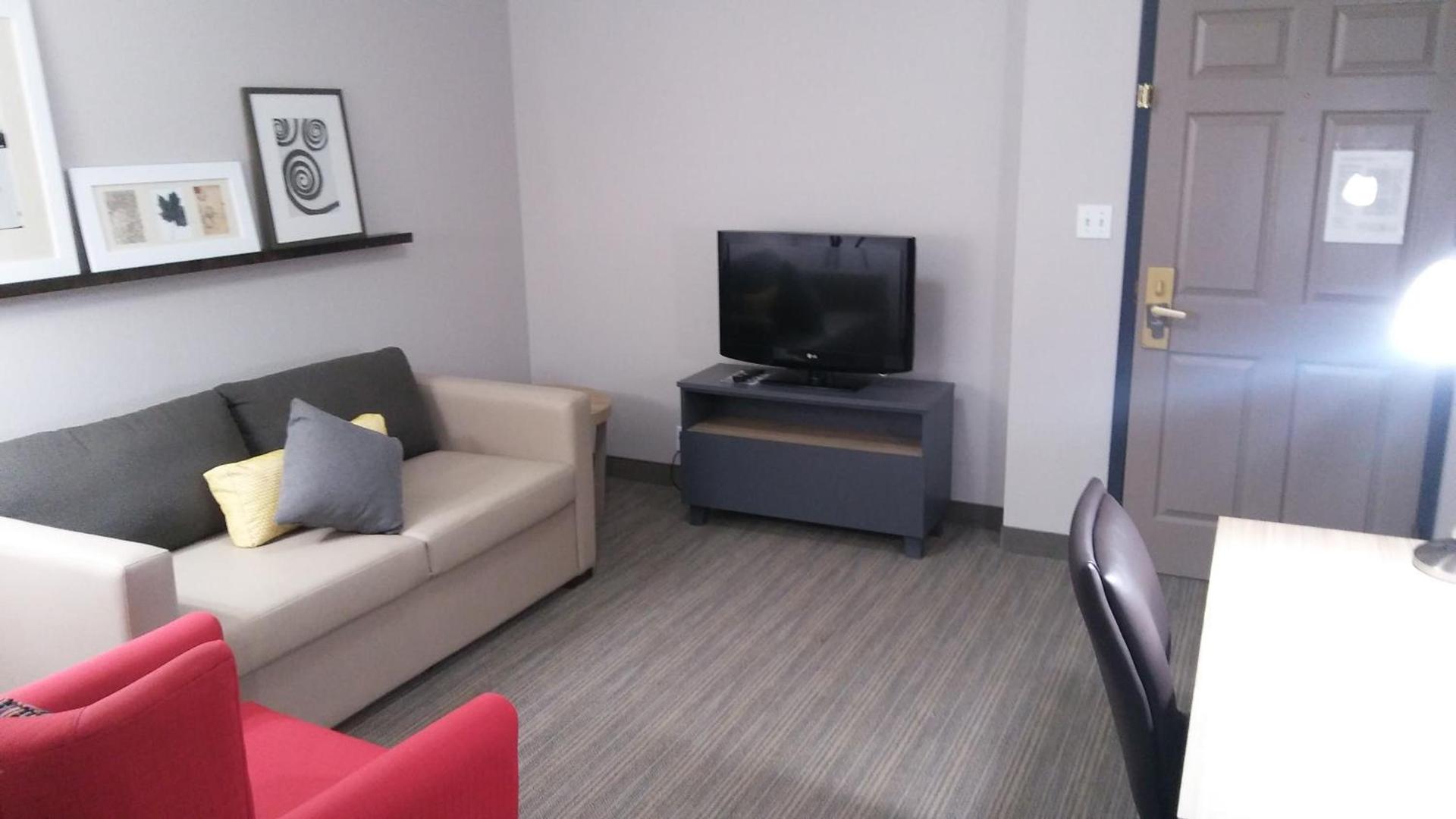 Country Inn & Suites by Radisson, Roanoke, VA photo 23