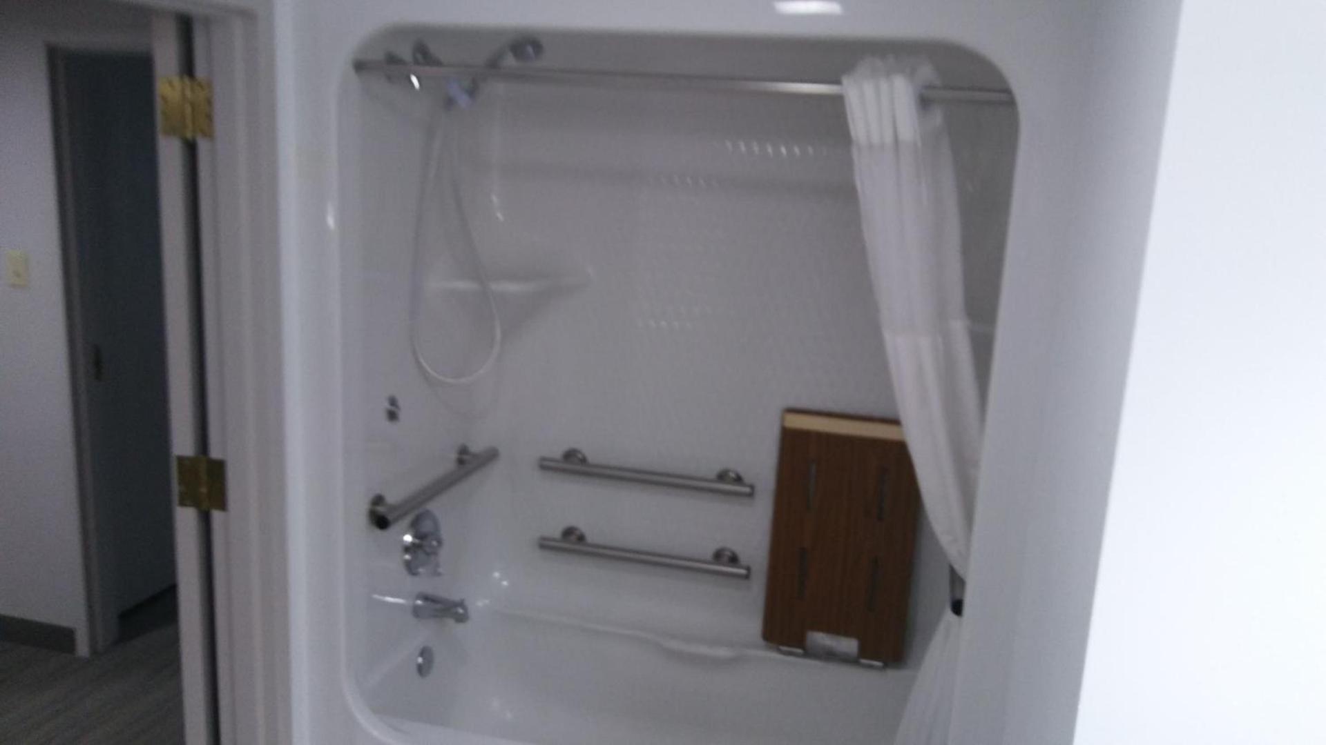 Country Inn & Suites by Radisson, Roanoke, VA photo 22