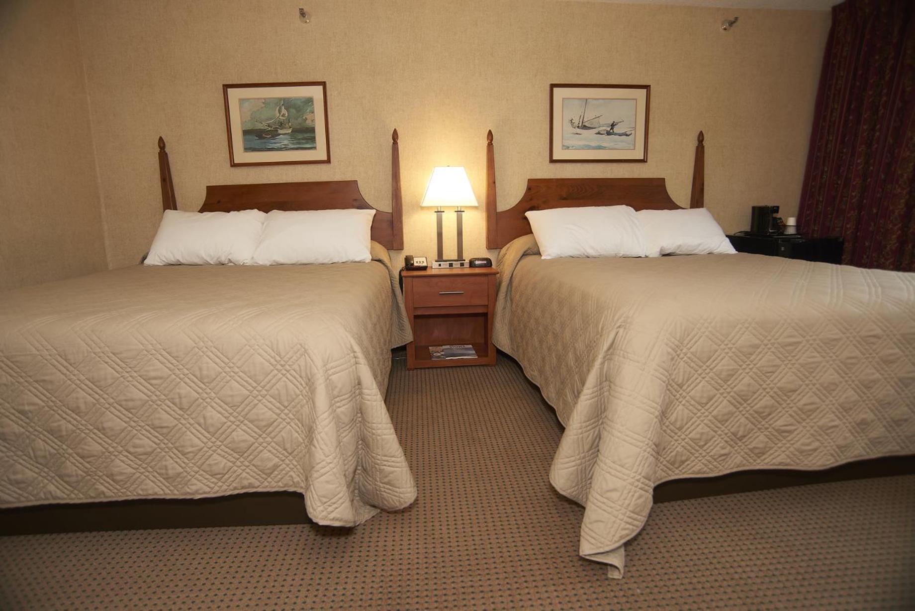 Commodores Inn photo 77