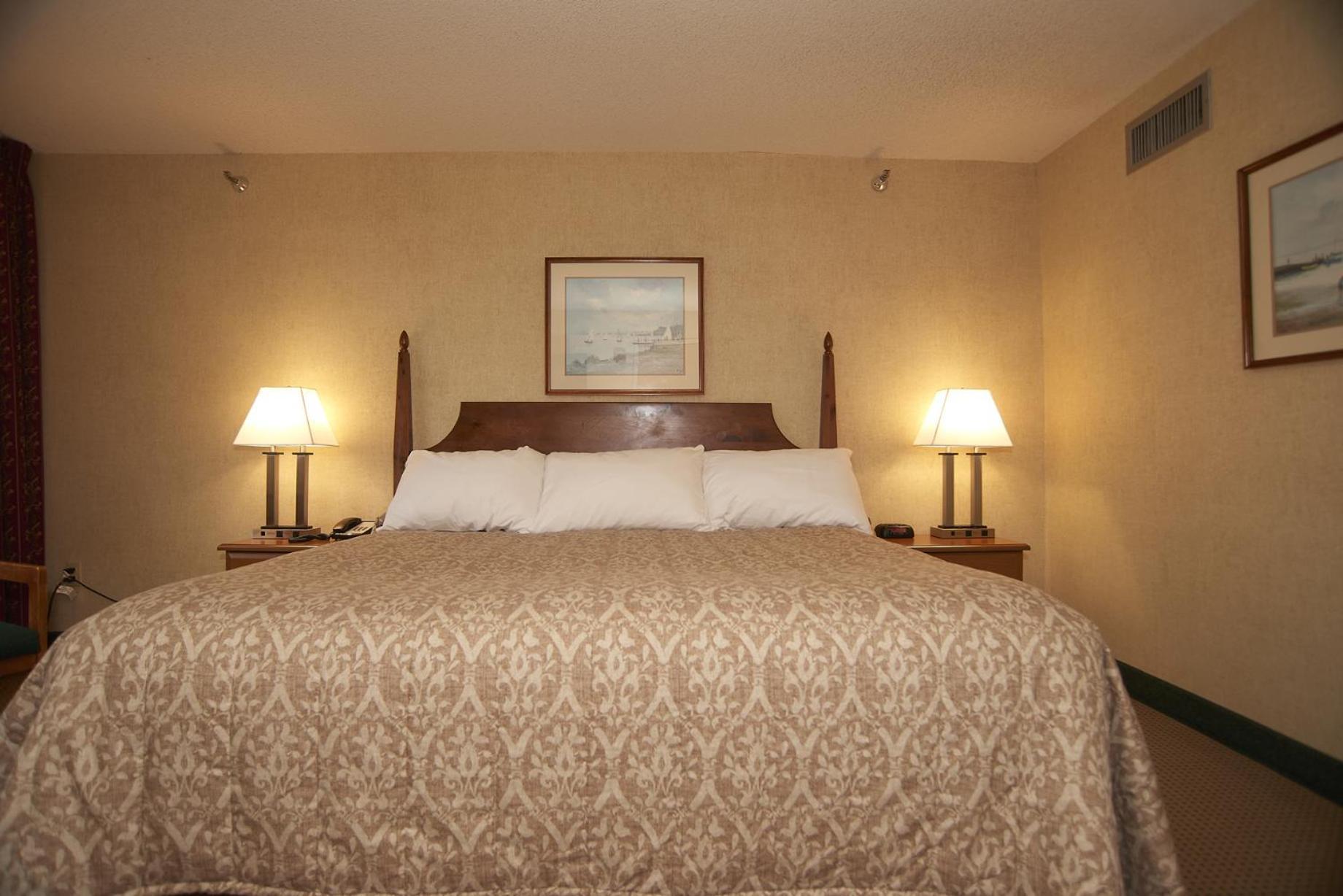 Commodores Inn photo 72