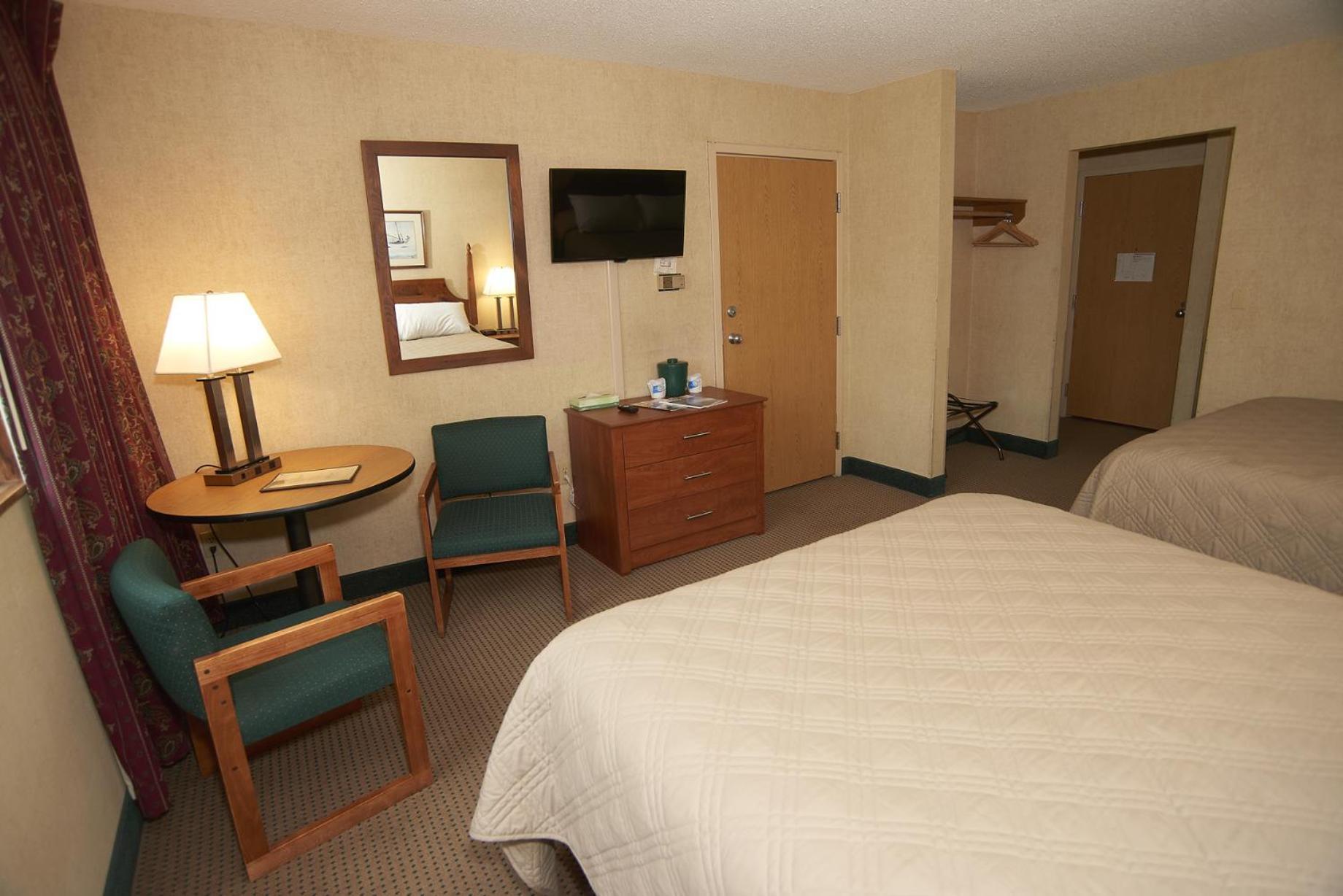 Commodores Inn photo 70