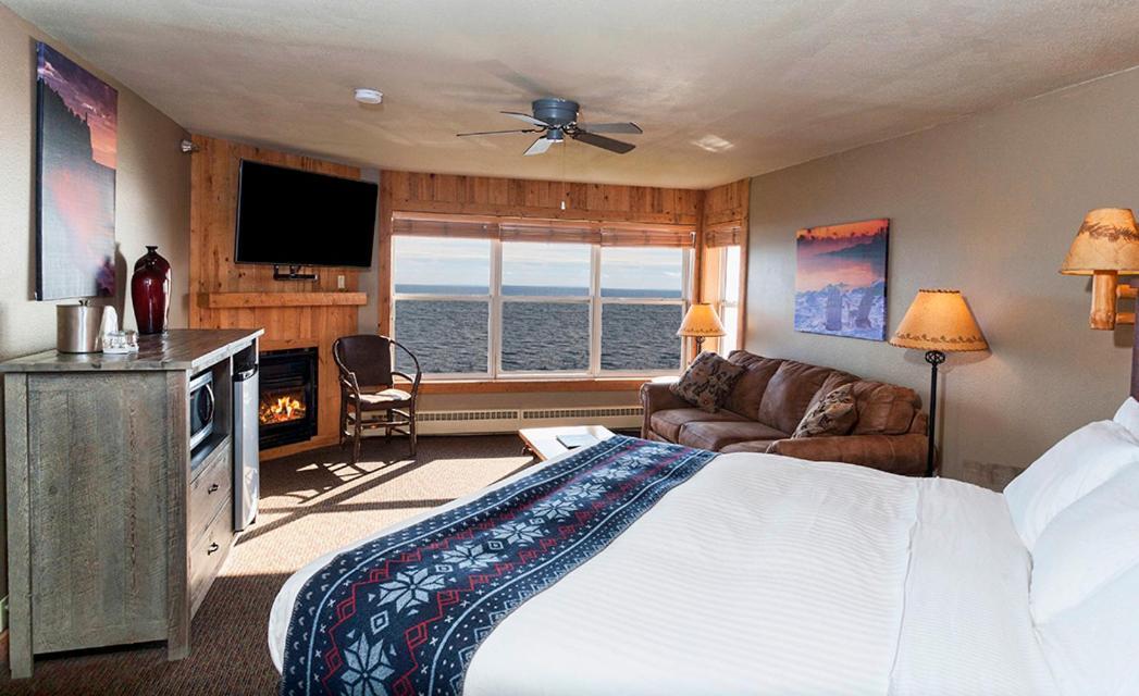 Cove Point Lodge photo 6