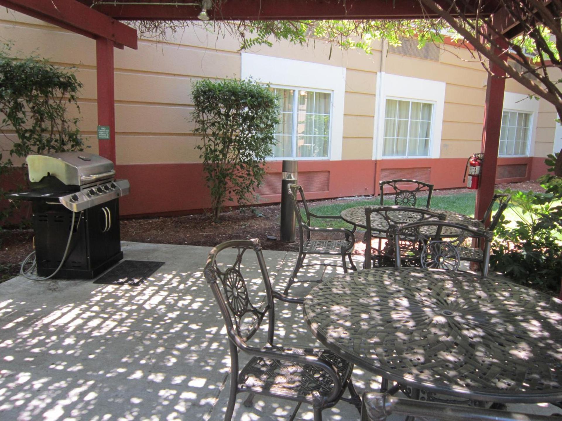 Extended Stay America Suites - Pleasanton - Chabot Dr photo 58