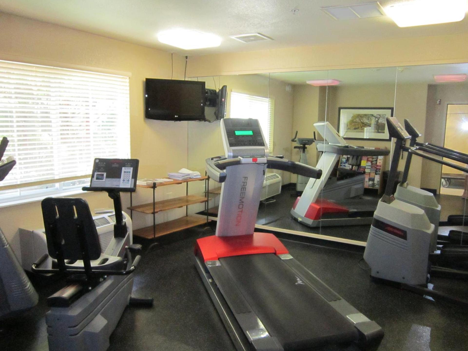 Extended Stay America Suites - Pleasanton - Chabot Dr photo 60