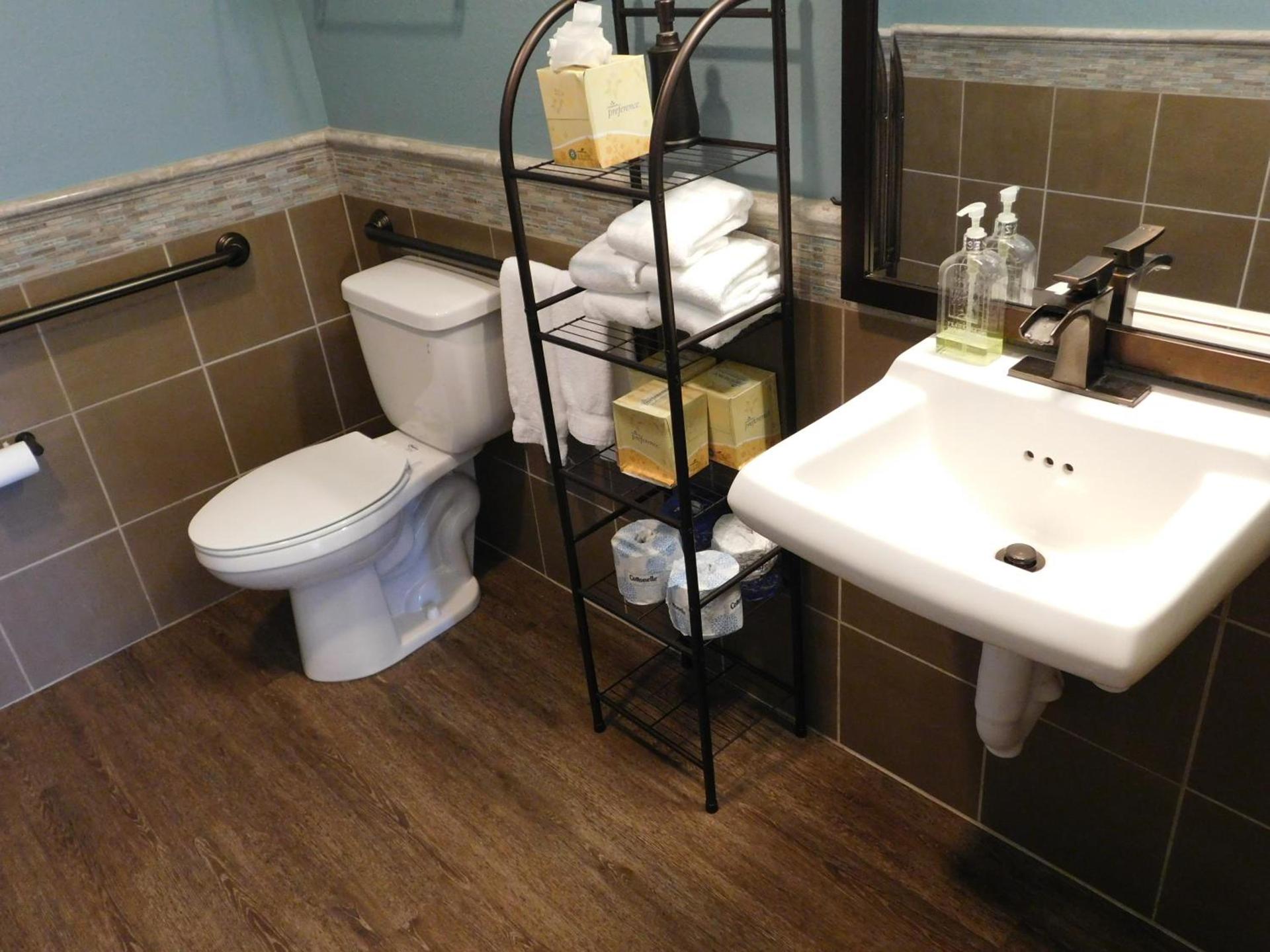 Wave Street Inn photo 5