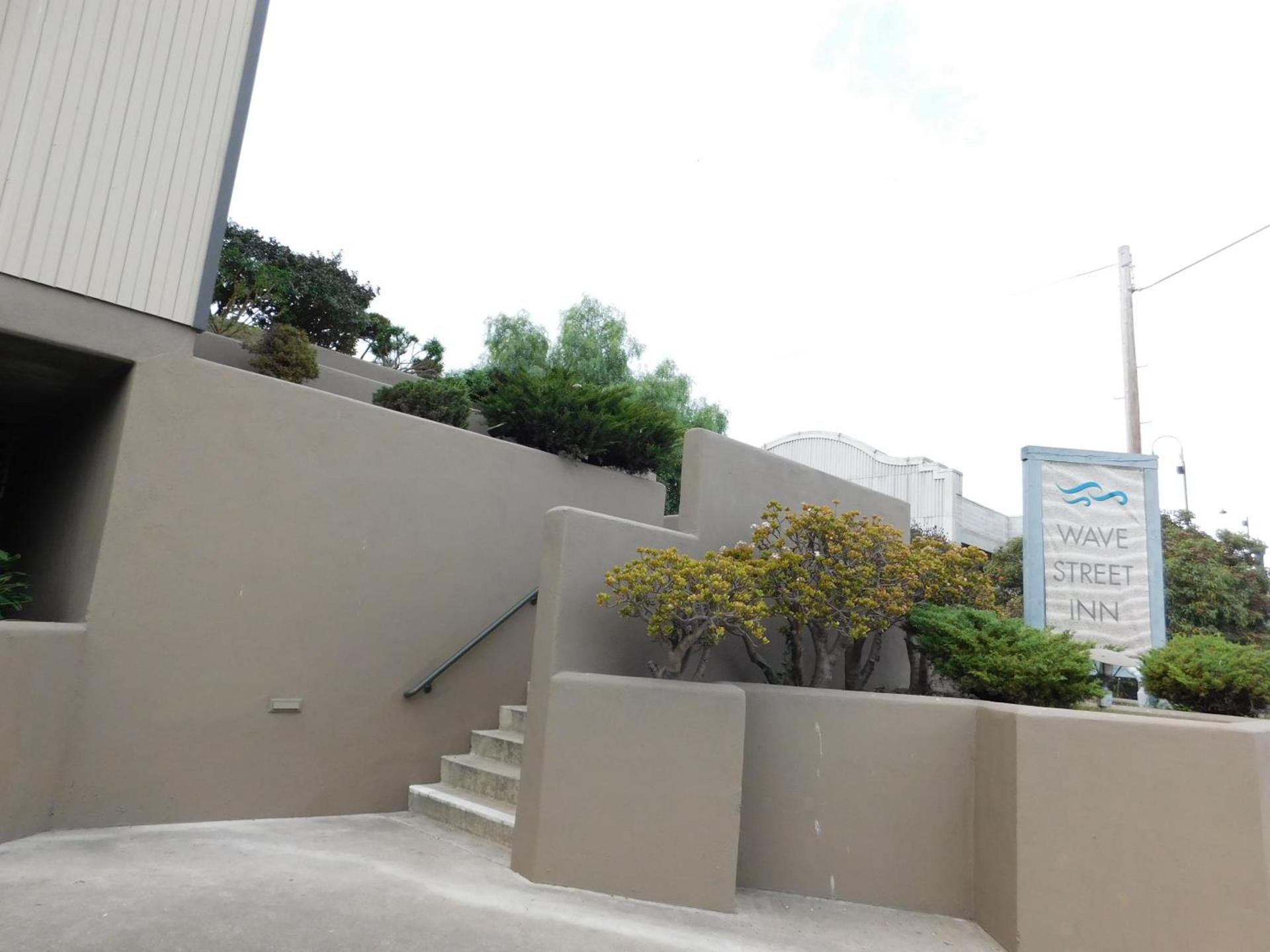 Wave Street Inn photo 12