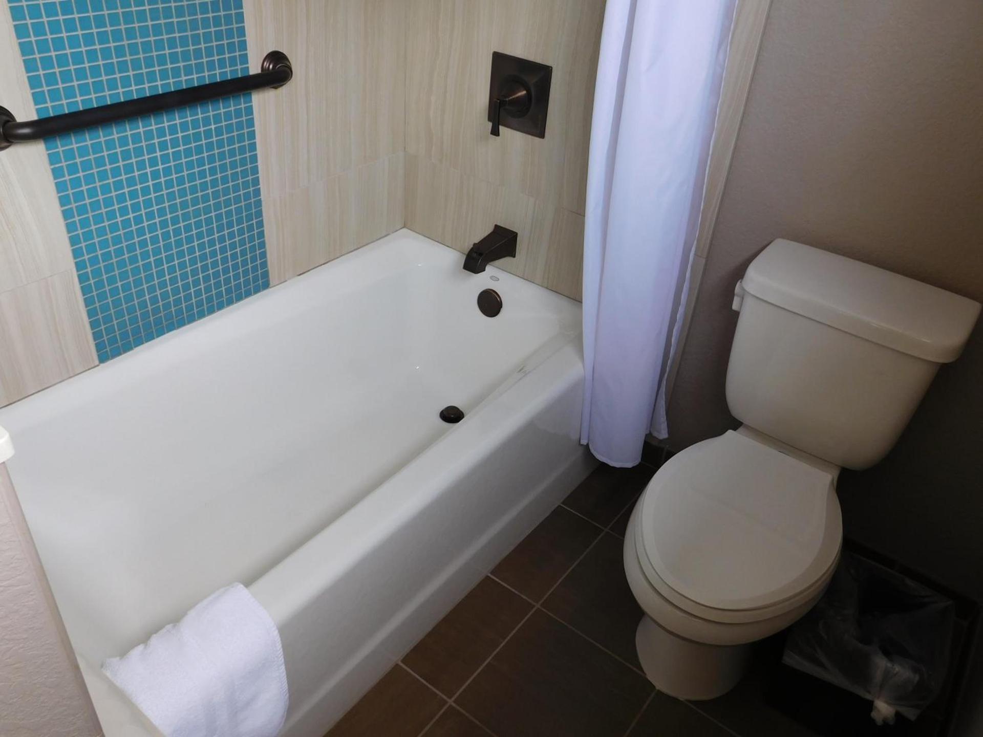 Wave Street Inn photo 22