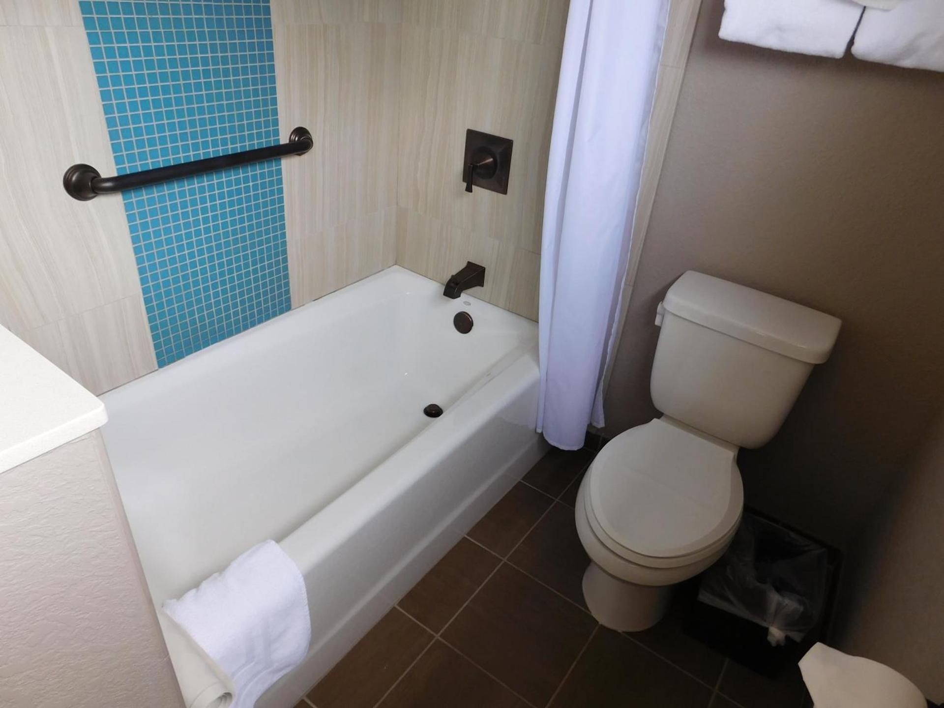 Wave Street Inn photo 23