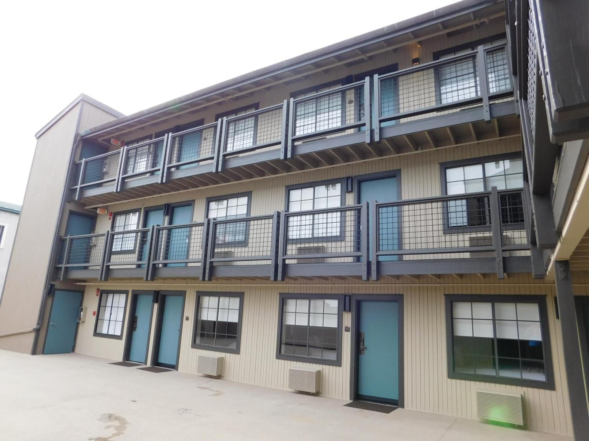 Wave Street Inn photo 28