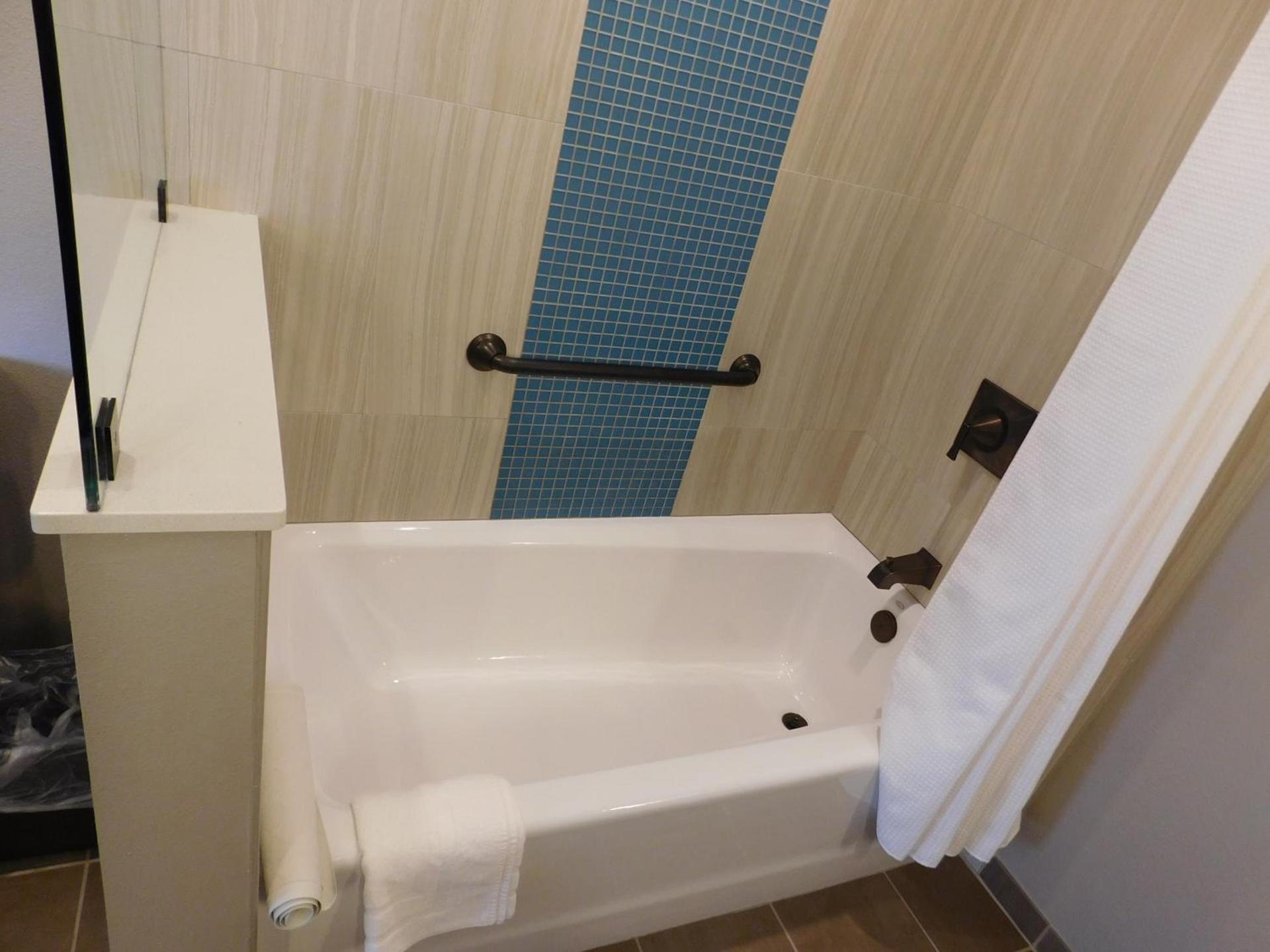 Wave Street Inn photo 31
