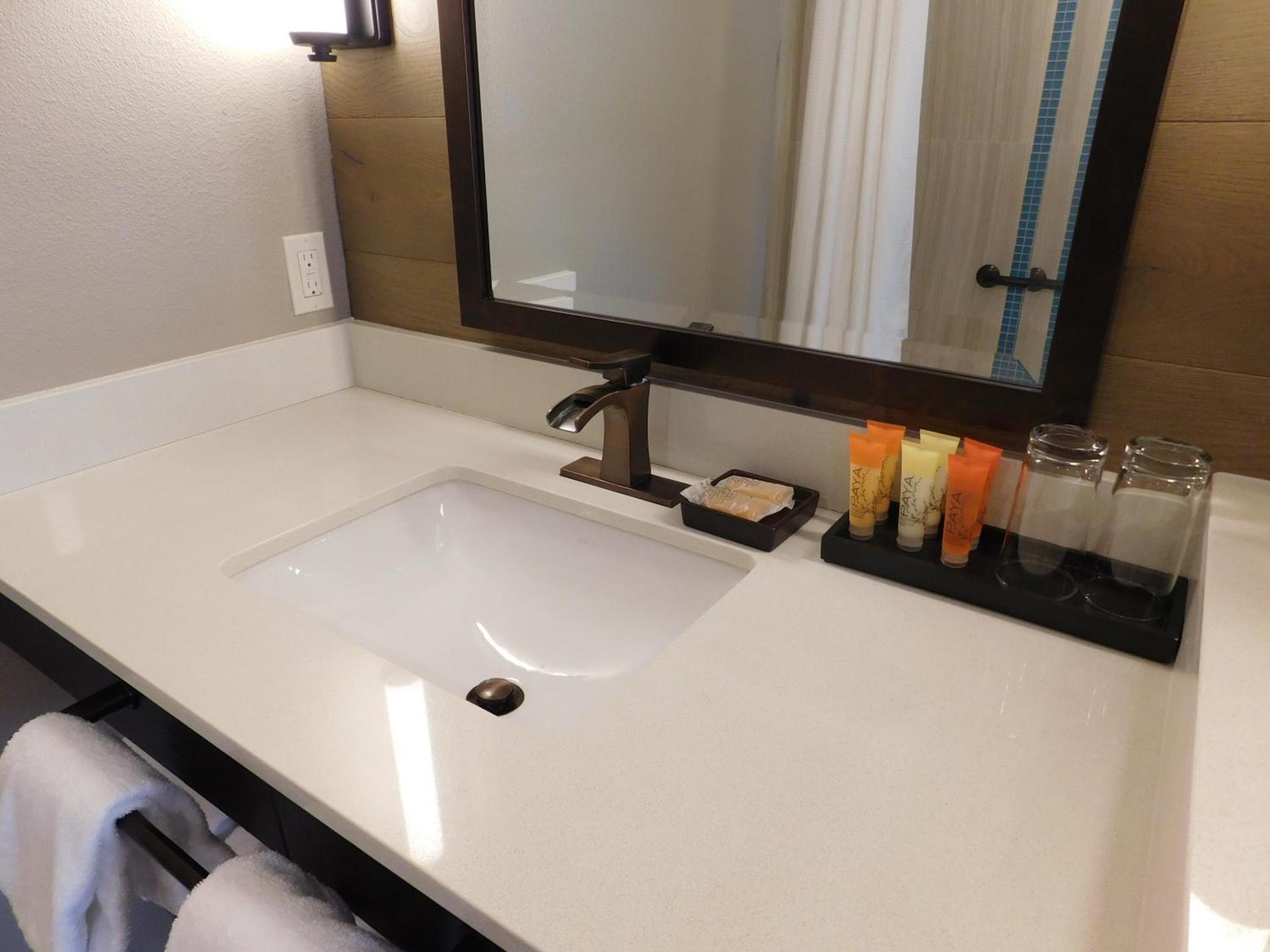 Wave Street Inn photo 33
