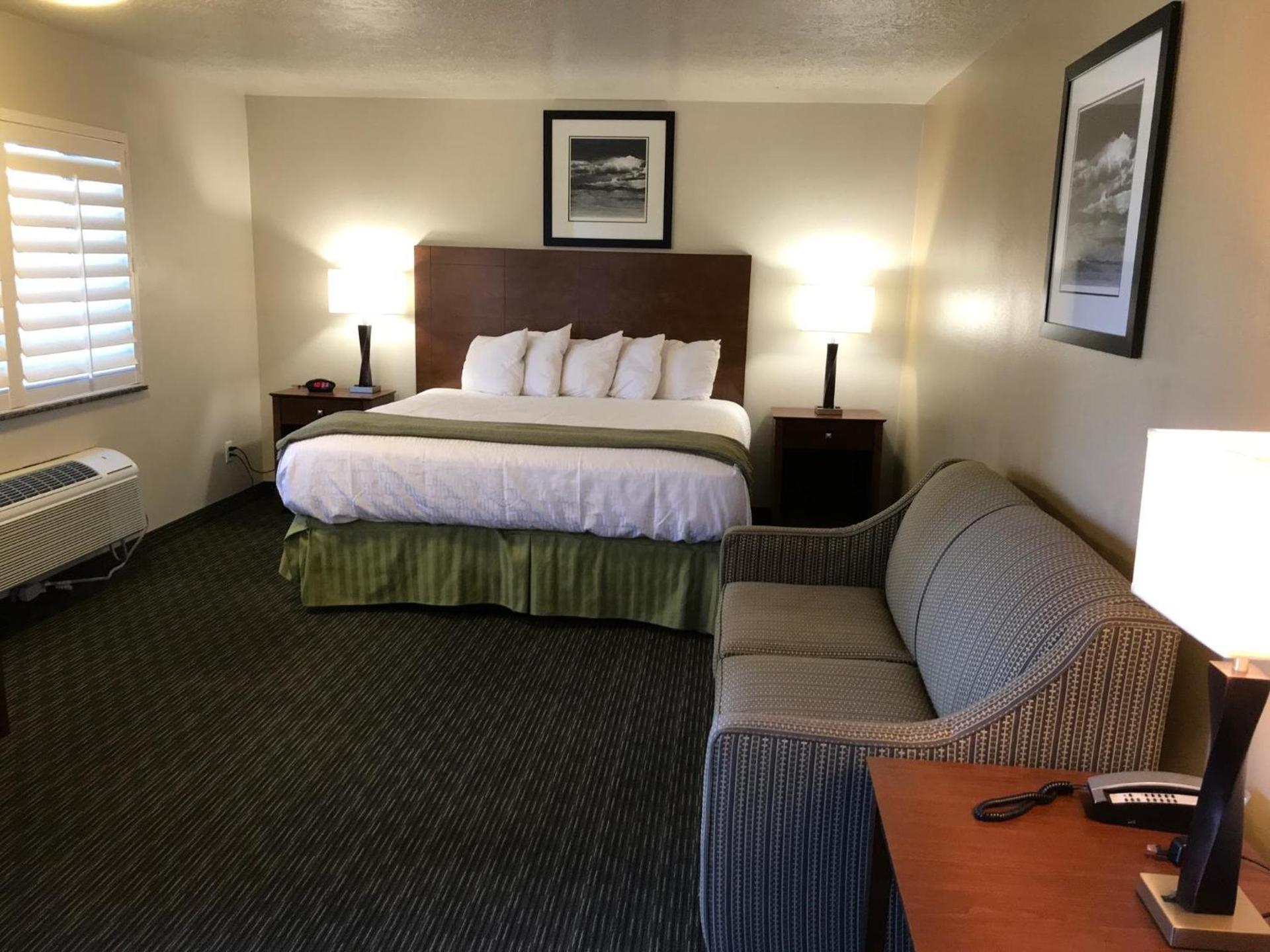 Dinosaur Inn & Suites photo 37