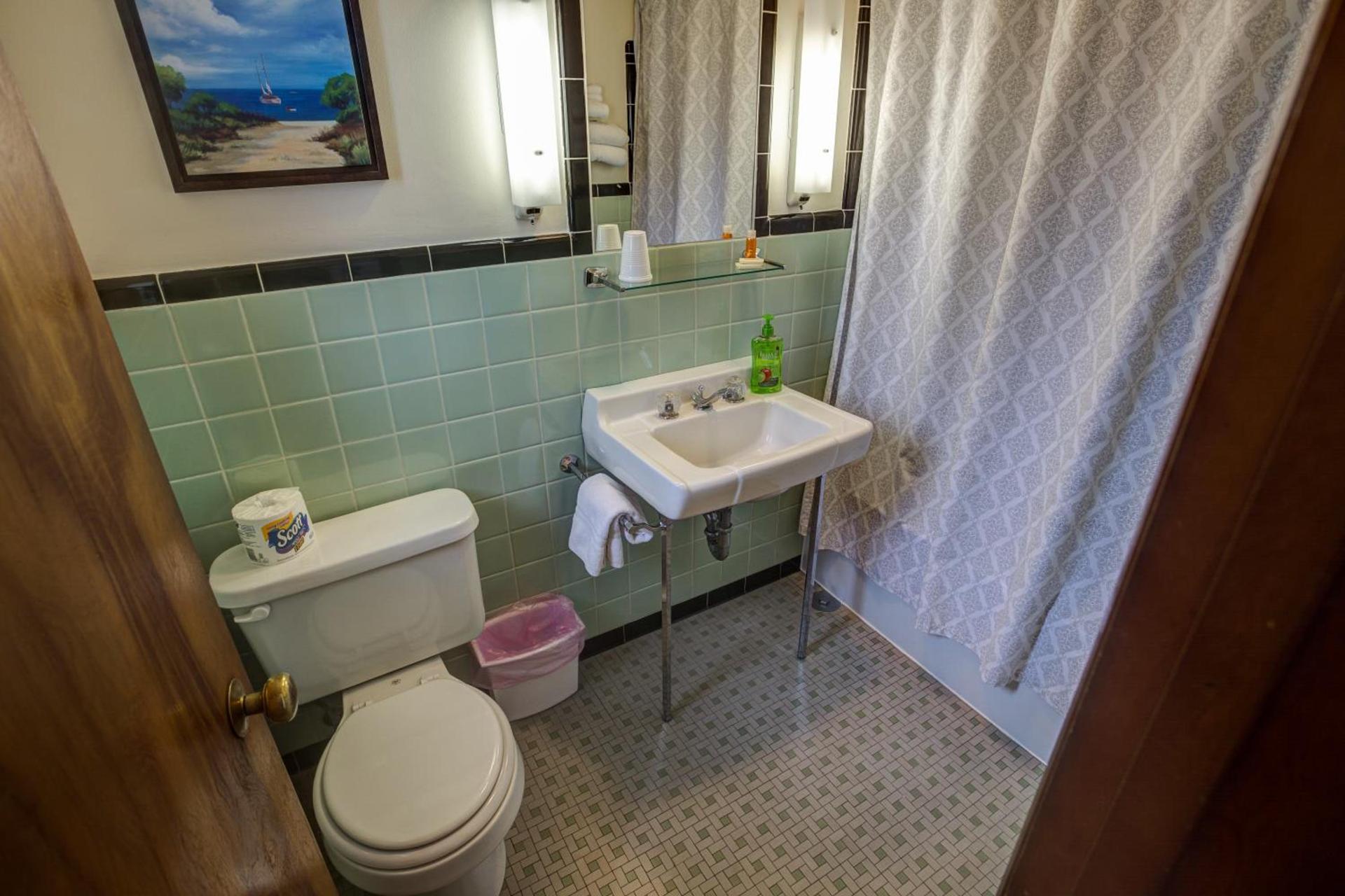 Skaneateles Inn on 20 photo 22