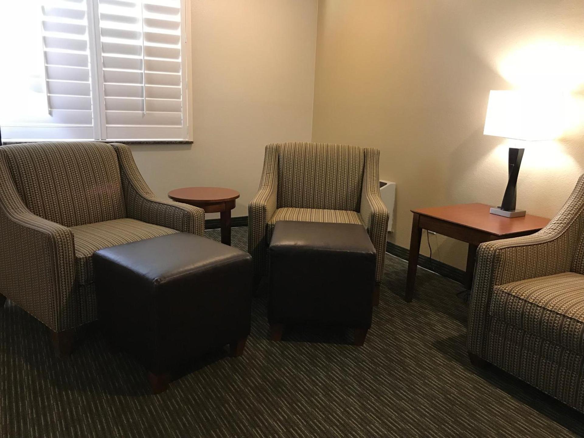 Dinosaur Inn & Suites photo 6