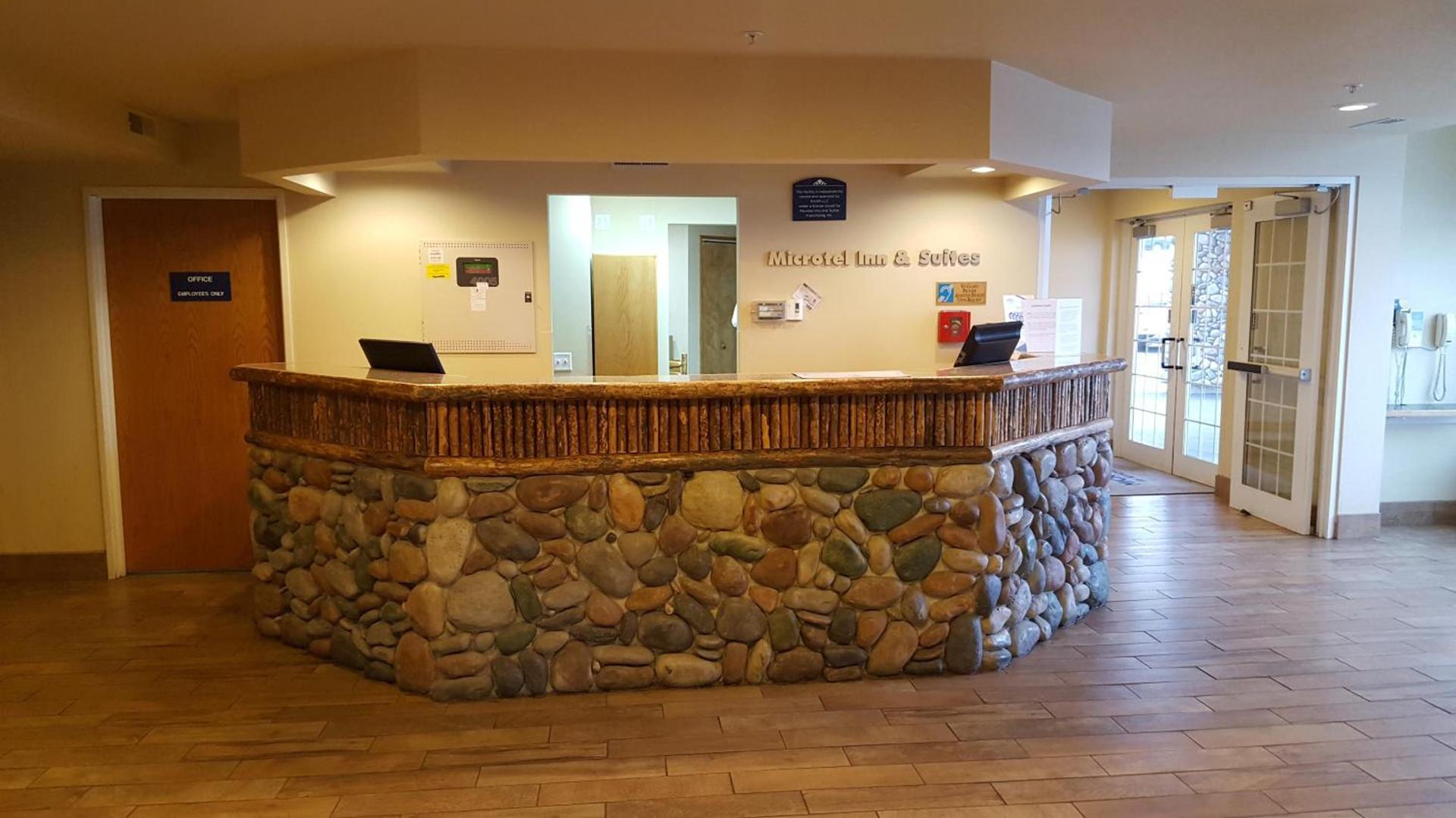 Microtel Inn & Suites by Wyndham Bozeman photo 24