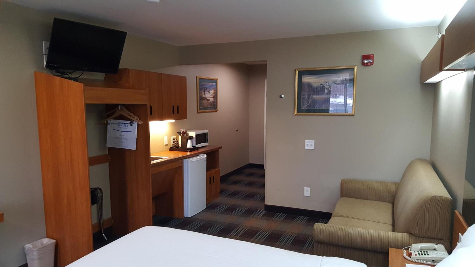 Microtel Inn & Suites by Wyndham Bozeman photo 28