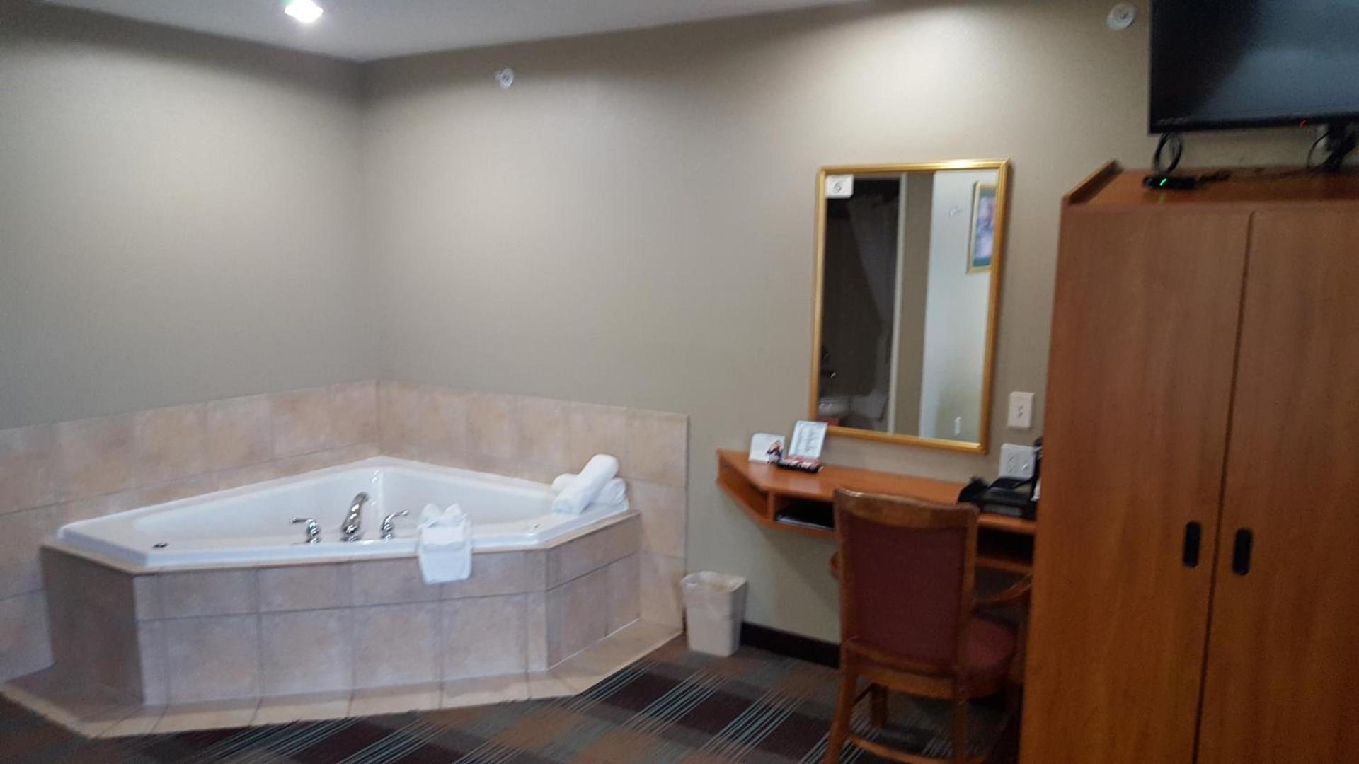 Microtel Inn & Suites by Wyndham Bozeman photo 6
