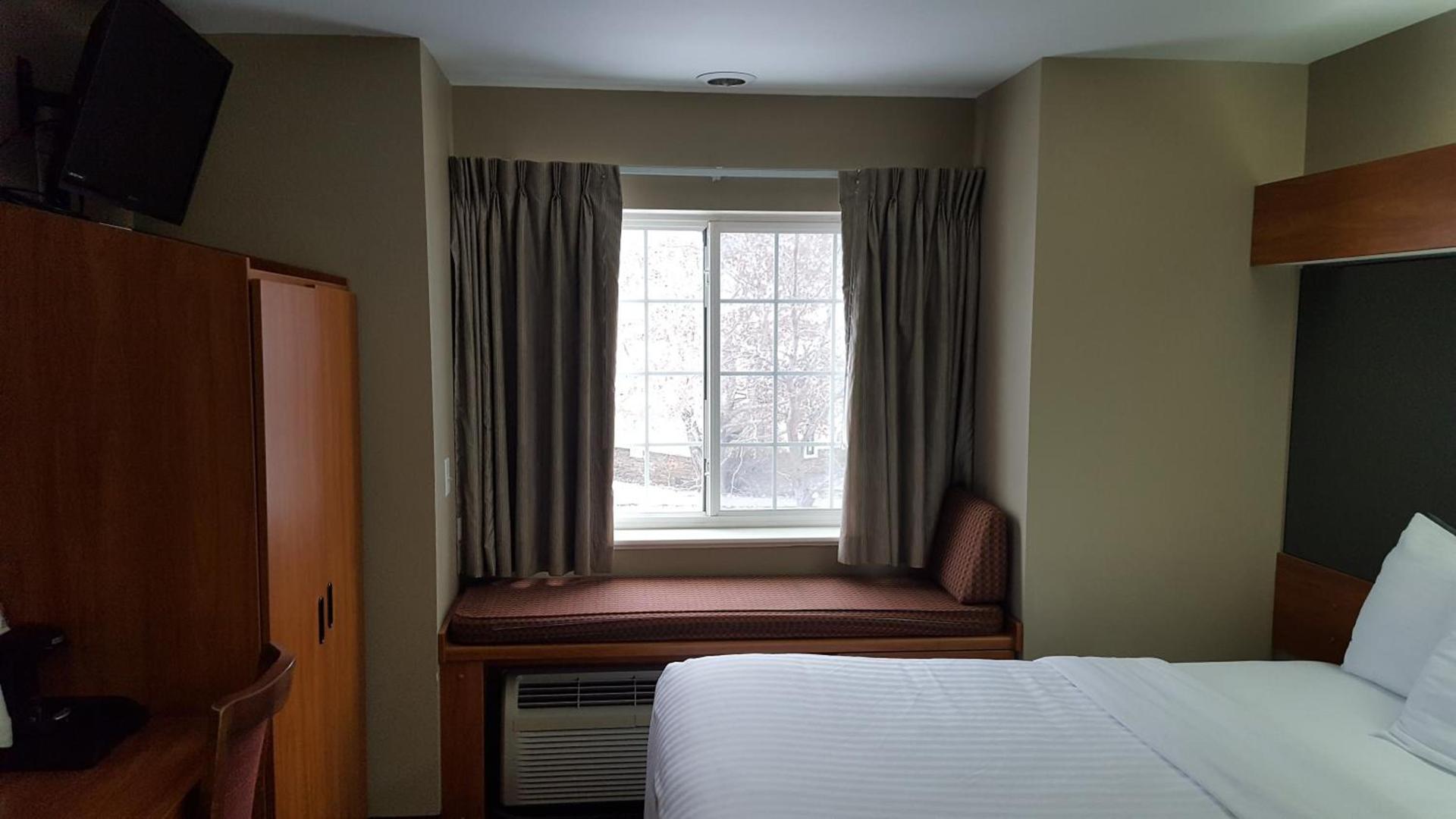 Microtel Inn & Suites by Wyndham Bozeman photo 46