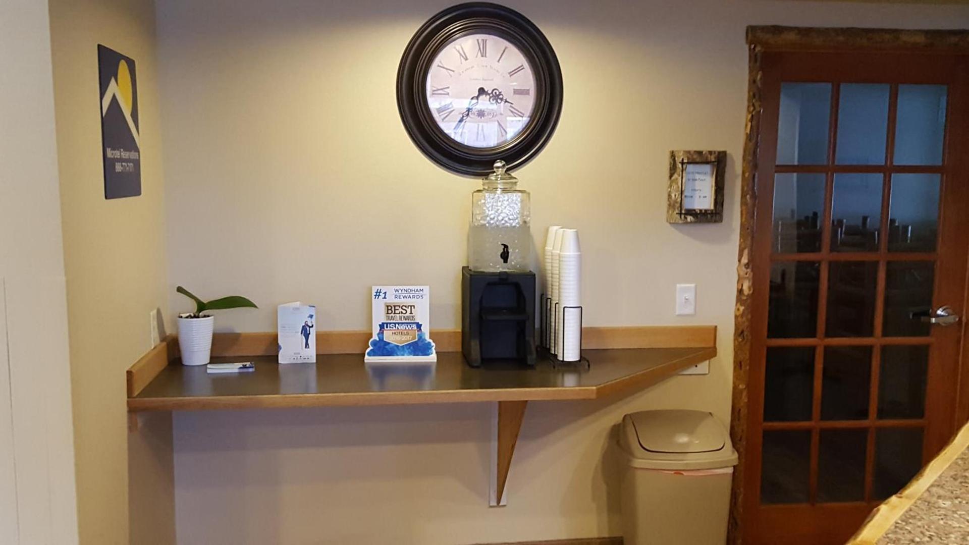 Microtel Inn & Suites by Wyndham Bozeman photo 56